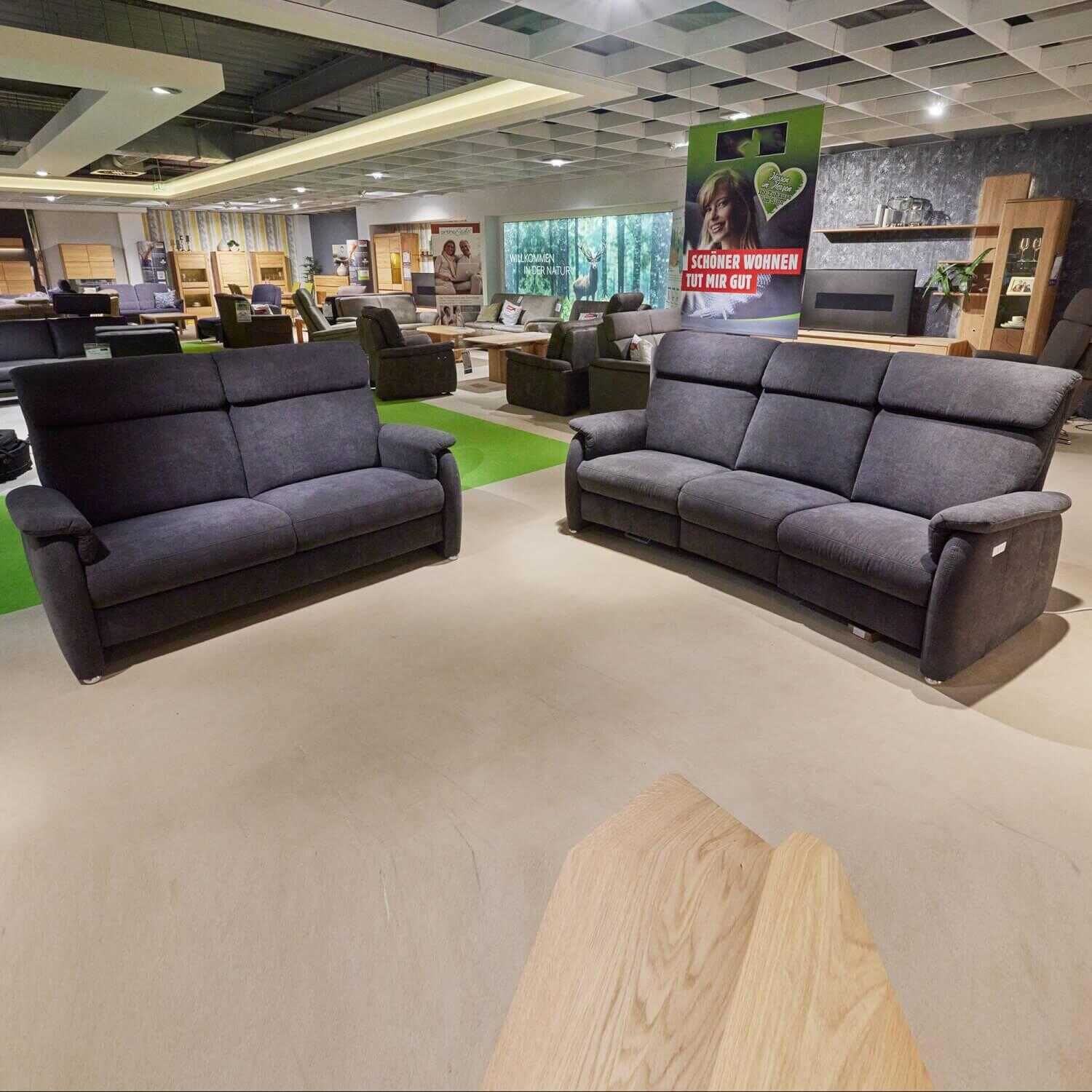 carina-garnitur-alto-3600-stoff-roxbury-anthrazit-pg-2-verstellfunktion-2-sofas-1-sessel-dcb96e2d6257 Carina - Garnitur Alto 3600 Stoff Roxbury Anthrazit PG 2 Verstellfunktion 2 Sofas 1 Sessel - 1