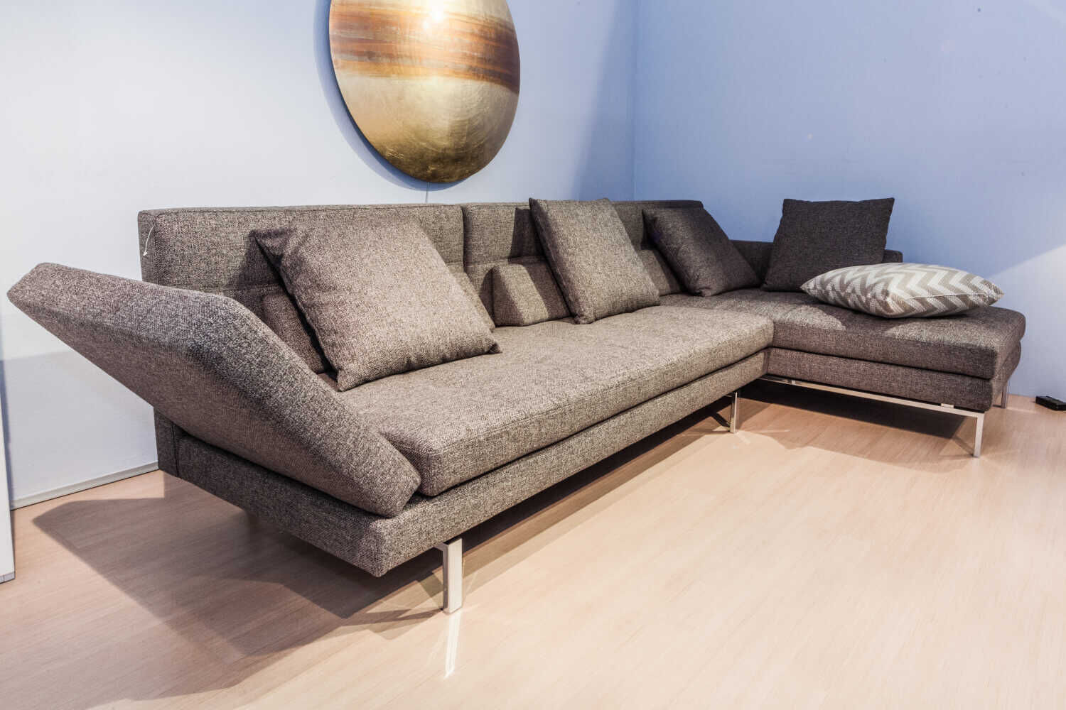 Brühl - Ecksofa Amber in Stoff grau mit verstellbaren Armlehnen - 4