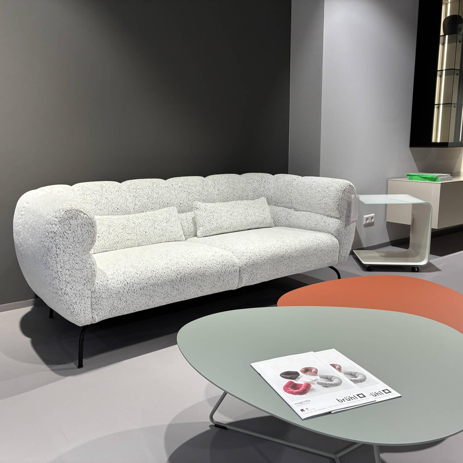 Brühl - Sofa Magnolia 2,5-Sitzer Stoff 6450 49 Weiß Grau Gestell Metal Schwarz Lackiert - 6