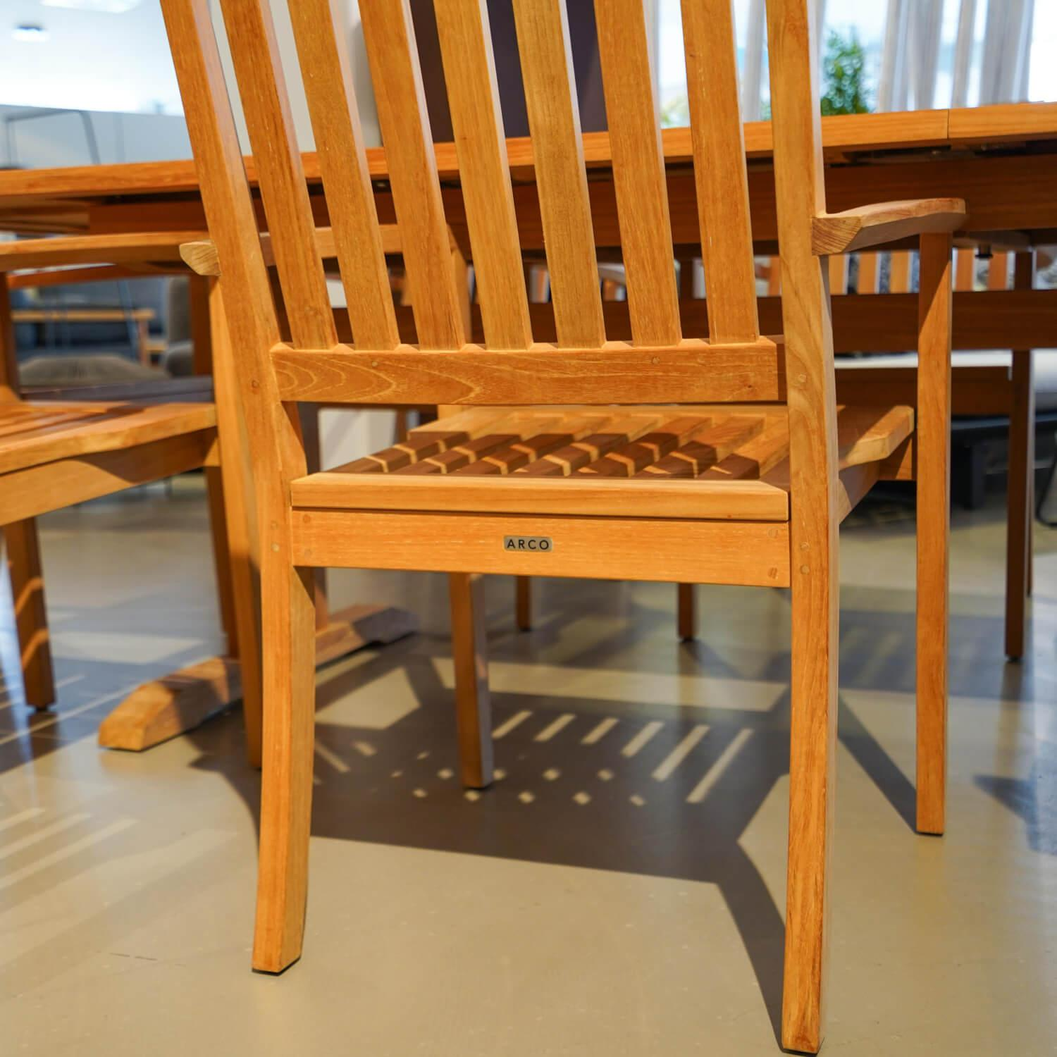 Essgruppe Camebridge Mit Esstisch Und 8 Stühlen Komplett Aus Teakholz