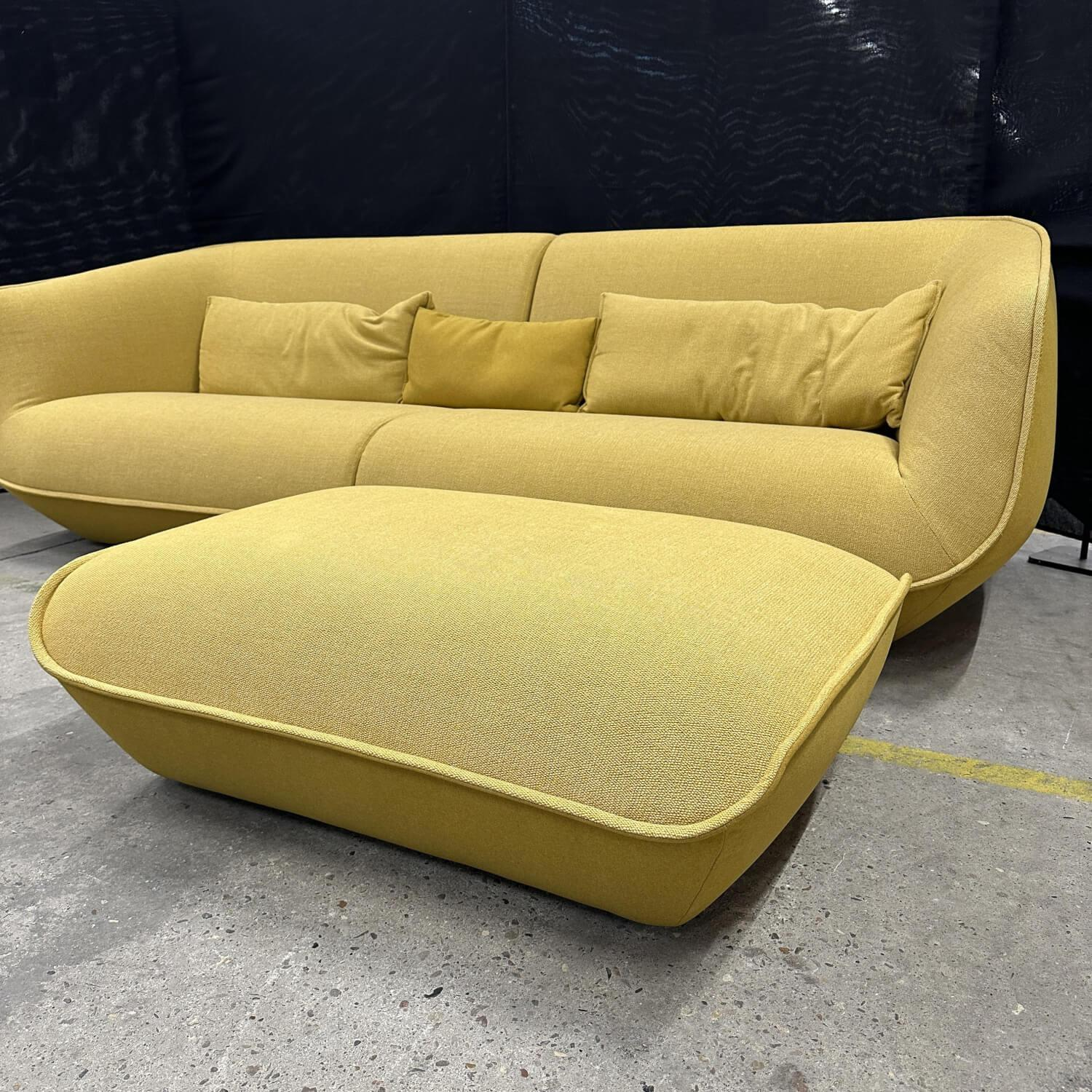 COR - Sofa Nook 36311 Stoff Außen 7204 Curry Gelb Stoff Innen 9133 Senf Gelb Mit Filzgleitern Inklusive Hocker 36100 Und 2 Lendenkissen 3690 Ohne Dekokissen - 9