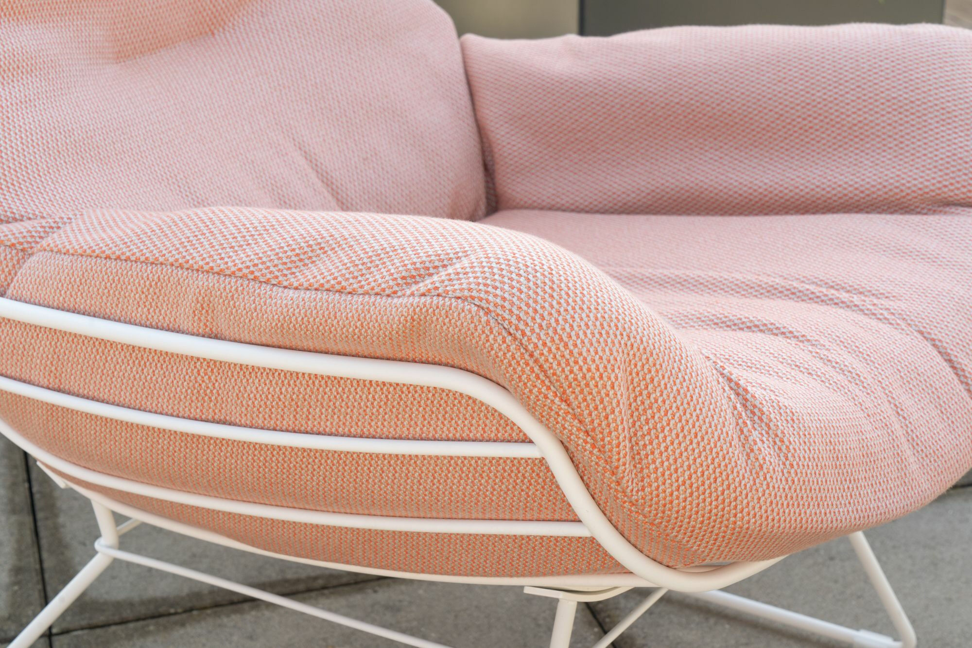 Freifrau - Sessel Lounge Chair Leyasol Outdoor Stoff Lopi Tengerine Rosa Gestell Weiß mit Hocker - 2
