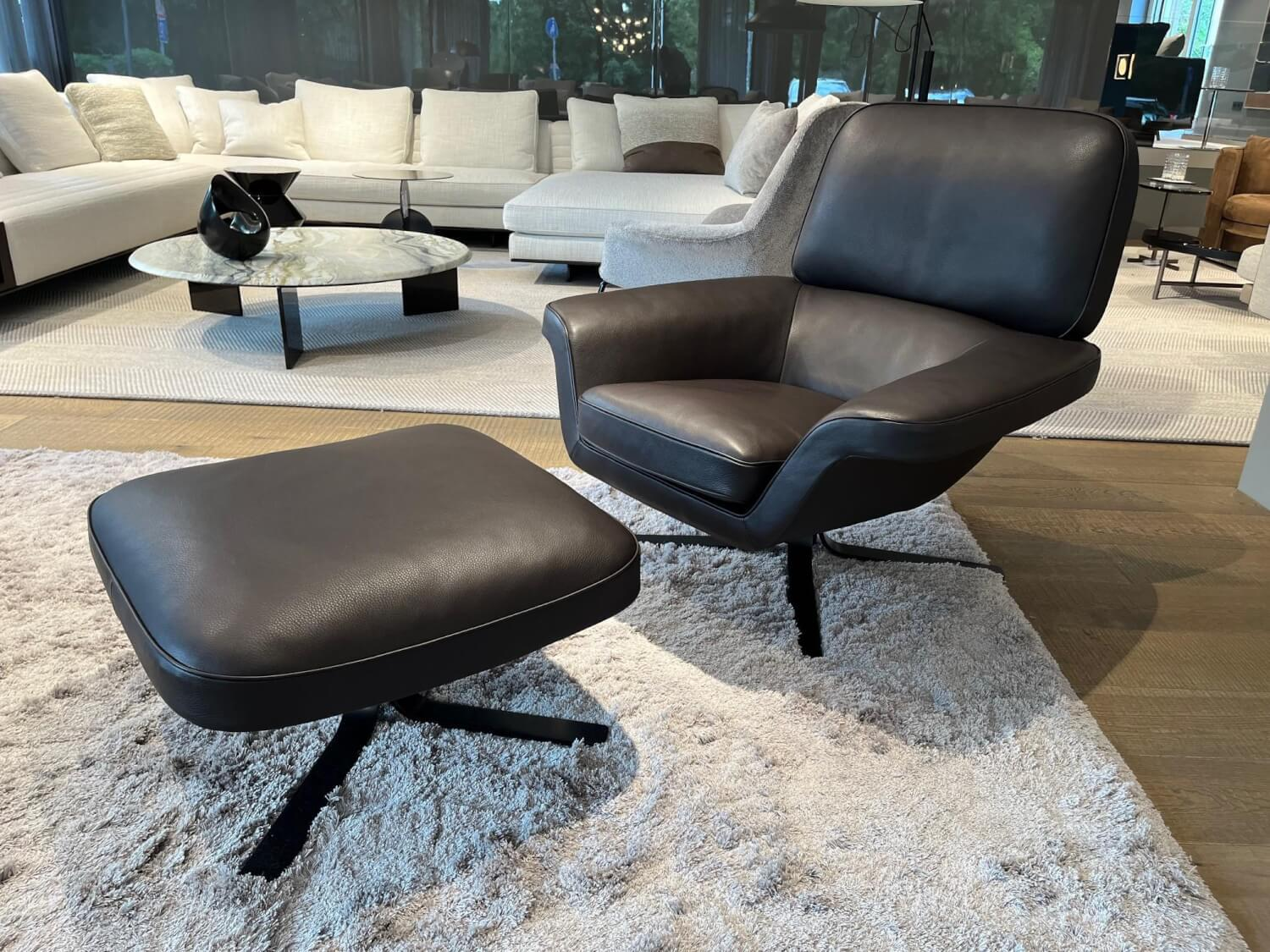 Minotti - Drehsessel Blake Soft Leder Aspen 05 Torba Braun Gestell Metall Mattschwarz Lackiert Inklusive Hocker - 5