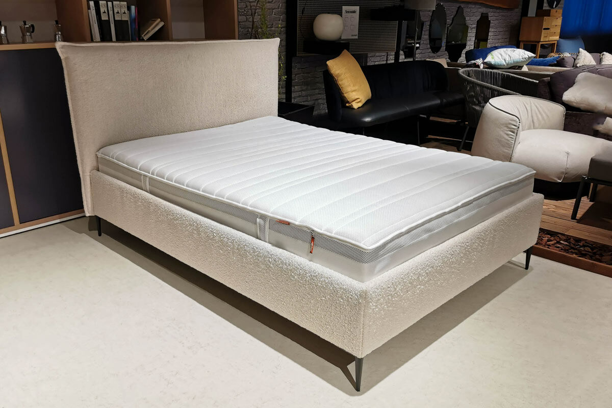 Signet - Polsterbett Soraya Stoff Locarno Creme Füße Aluminium Pulverbeschichtet Schwarz mit Lattenrahmen - 3