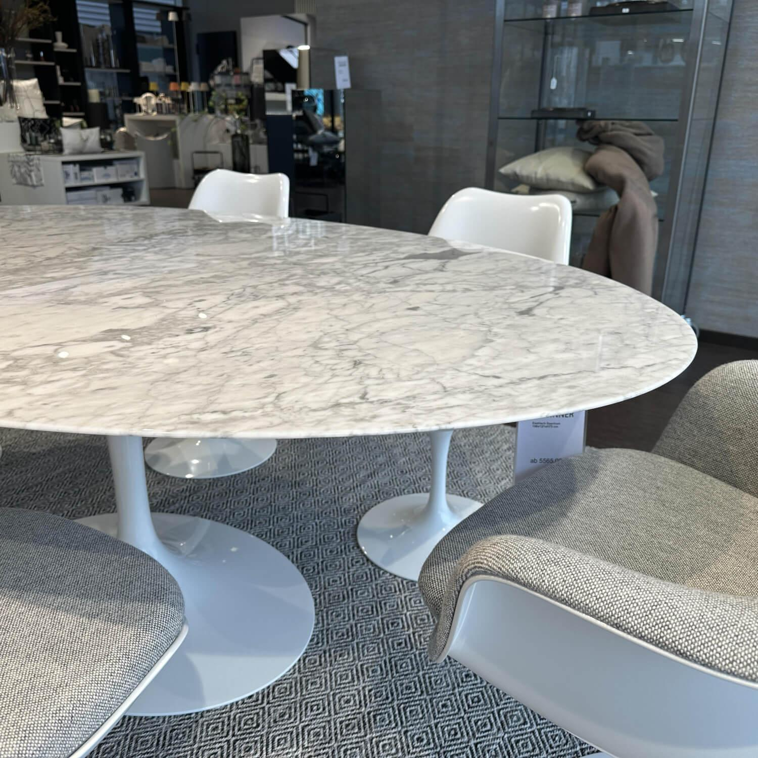 Essgruppe Saarinen Tisch Marmor Arabescato Weiß mit 6 drehbaren Tulip-Stühlen (Fullset, Empfehlung!) 