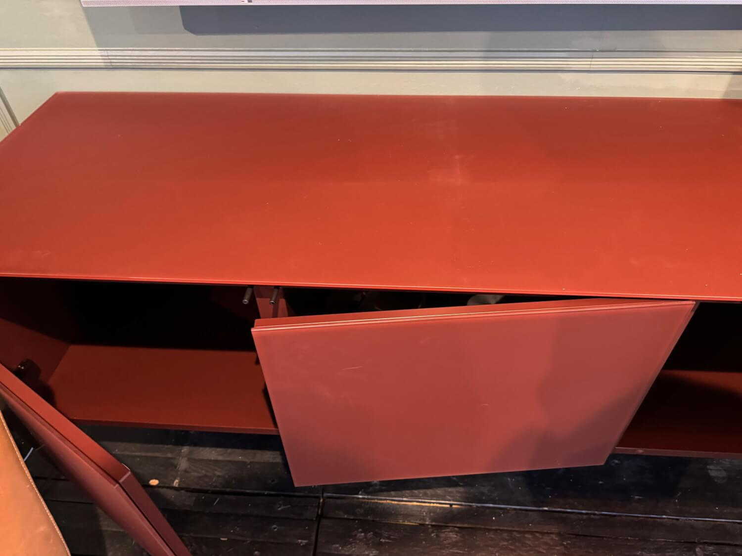 Kettnaker - Schrank Programm Soma Front Veloursglas Lack Beere Rot Korpus Beere Rot Abdeckplatte Weißglas Matt - 5