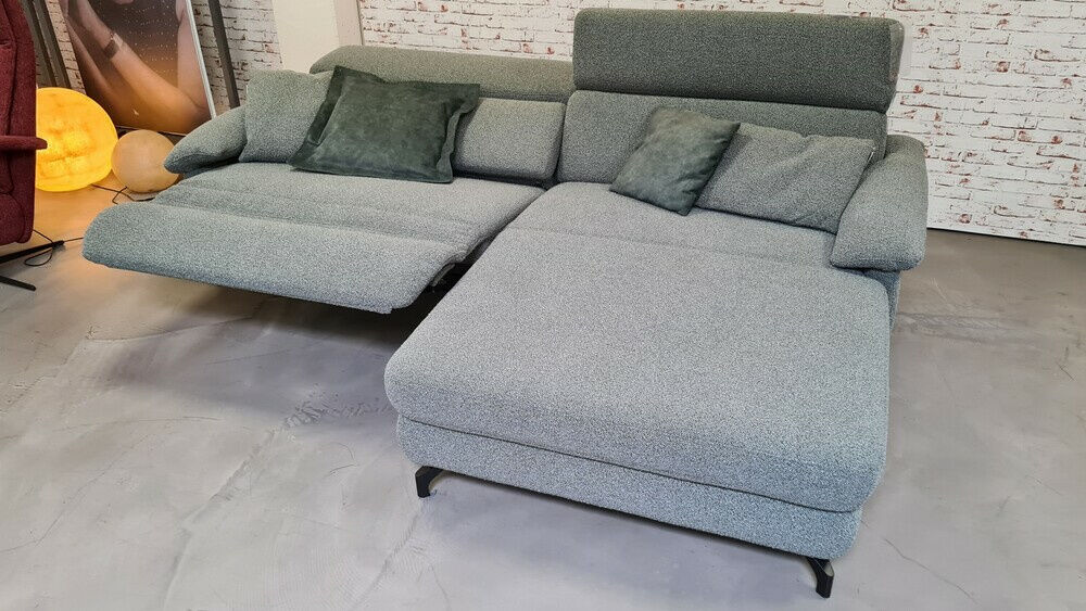Comfort Republic - Ecksofa Paulina B Stoff Space Khaki Grau Füße Metall Schwarz mit 4 Kissen - 2