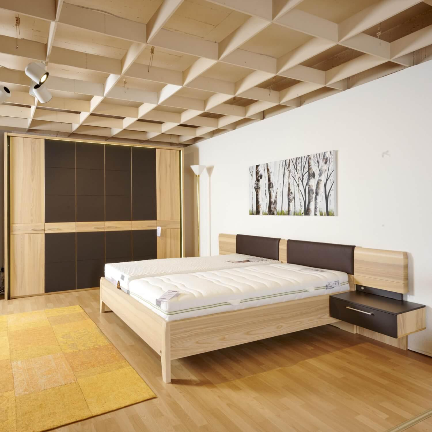 Schlafzimmer Merida Strukturesche Funiert Akzente Moccabraun Seidenmatt Inklusive Beleuchtung