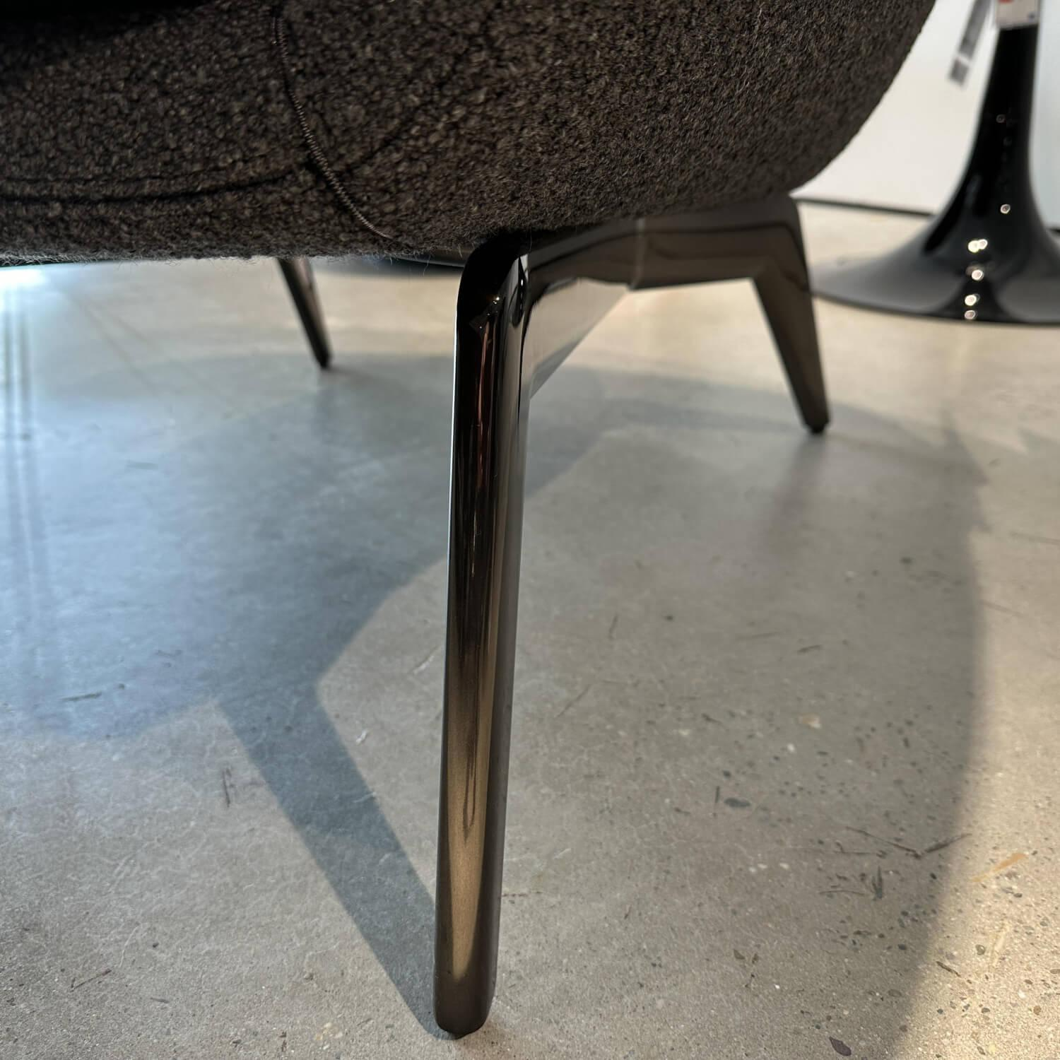 Minotti - Sessel Belt Bergère Stoff Sable 04 Ferro Anthrazit Füße Aluminium Brandy - 5