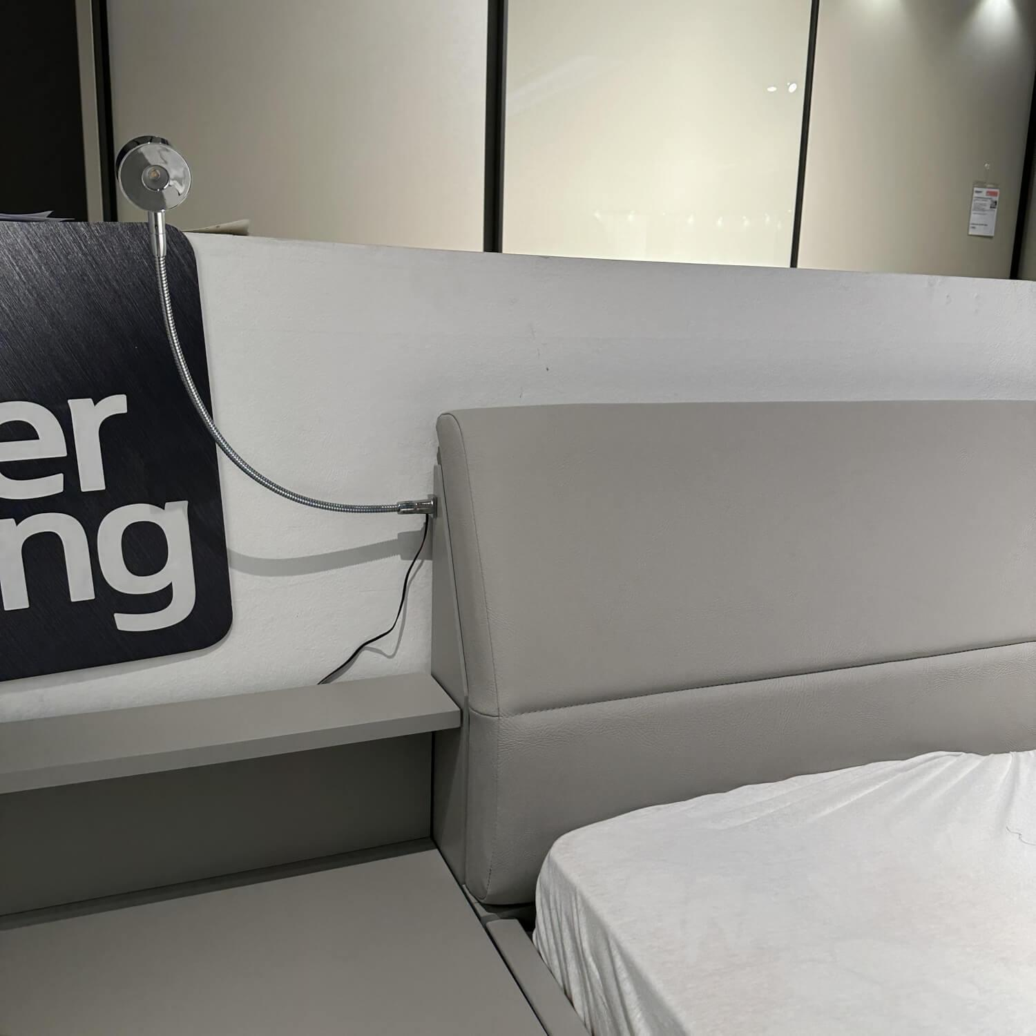 Wiemann - Schlafzimmer IL 1009 Dekor Kieselgrau Glas Weiss Nachtkommoden Schrank Bett Ohne Matratzen Und Lattenrost - 20