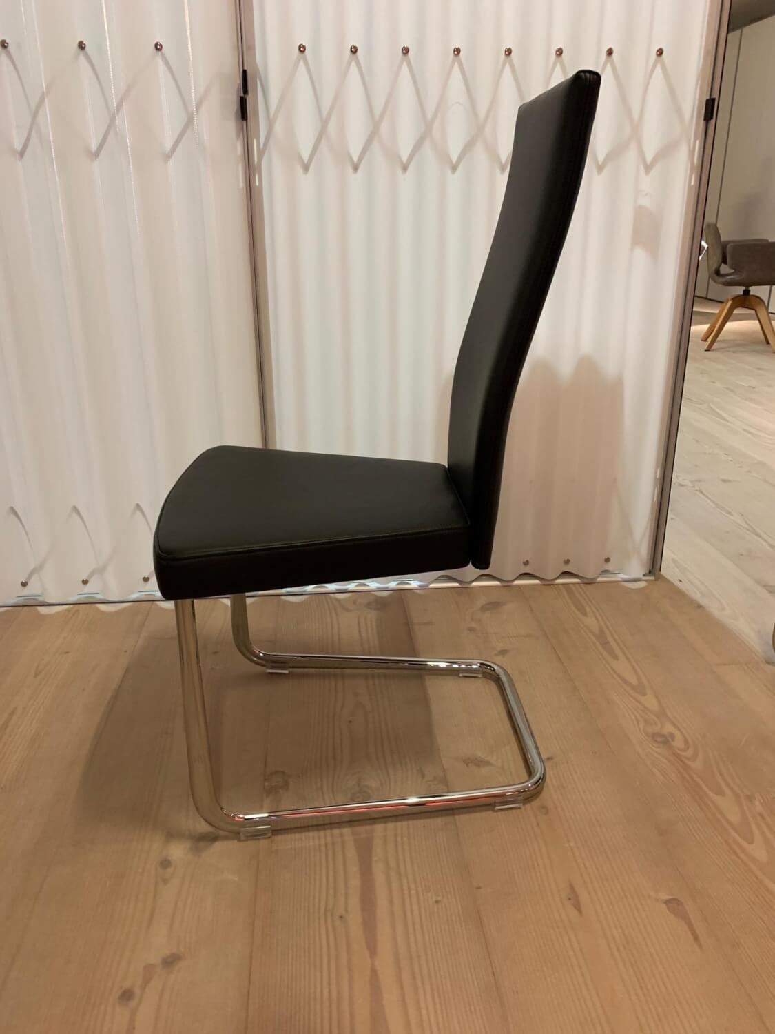 Tecta - Freischwinger Polsterstuhl B25P Leder Schwarz Gestell Chrom Glänzend Filzgleiter Transparent - 3