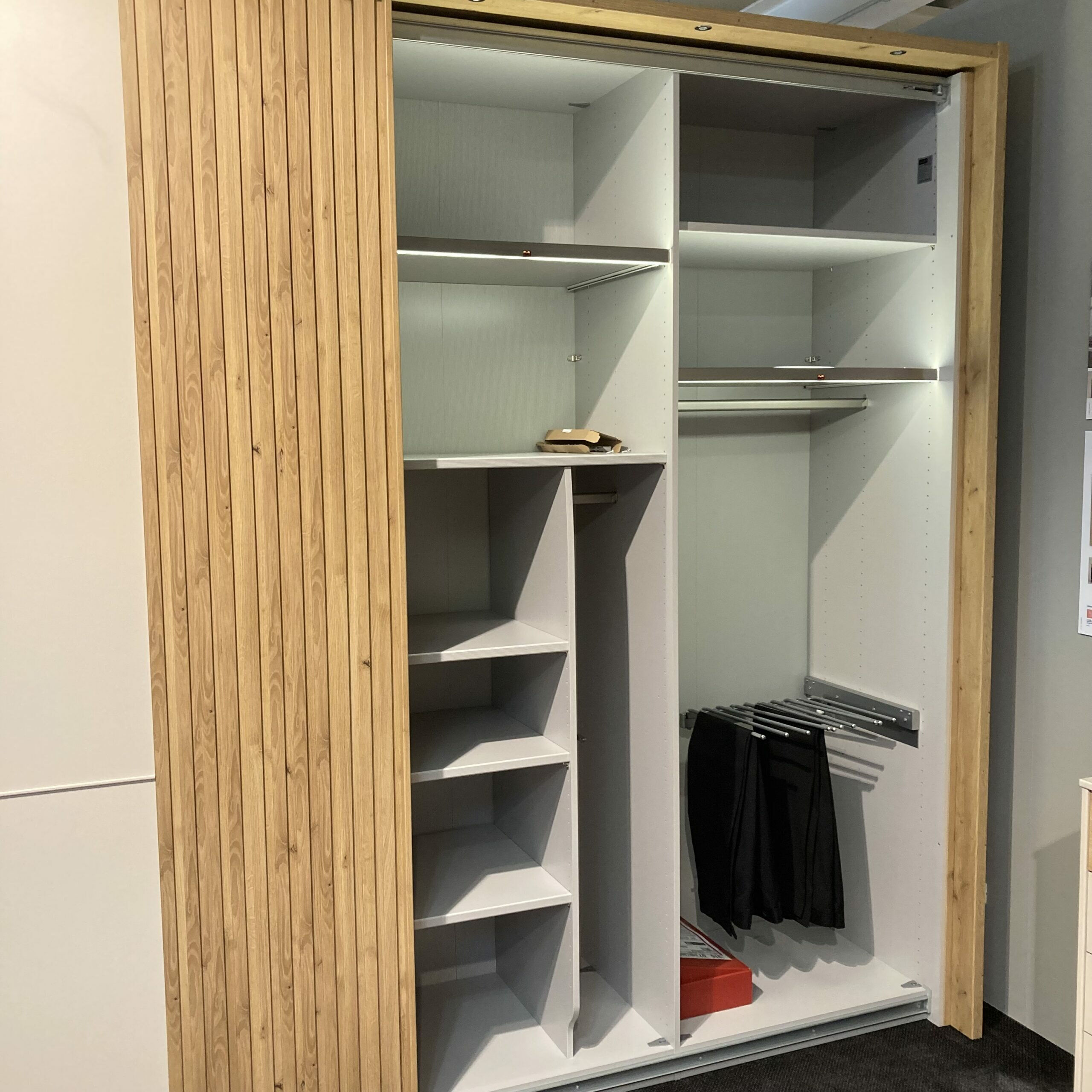 Musterring - Schwebetürenschrank Isabelle 203 Dekor Champagner Weiß Beige Absetzung Eiche Bianco Inklusive Beleuchtung - 3