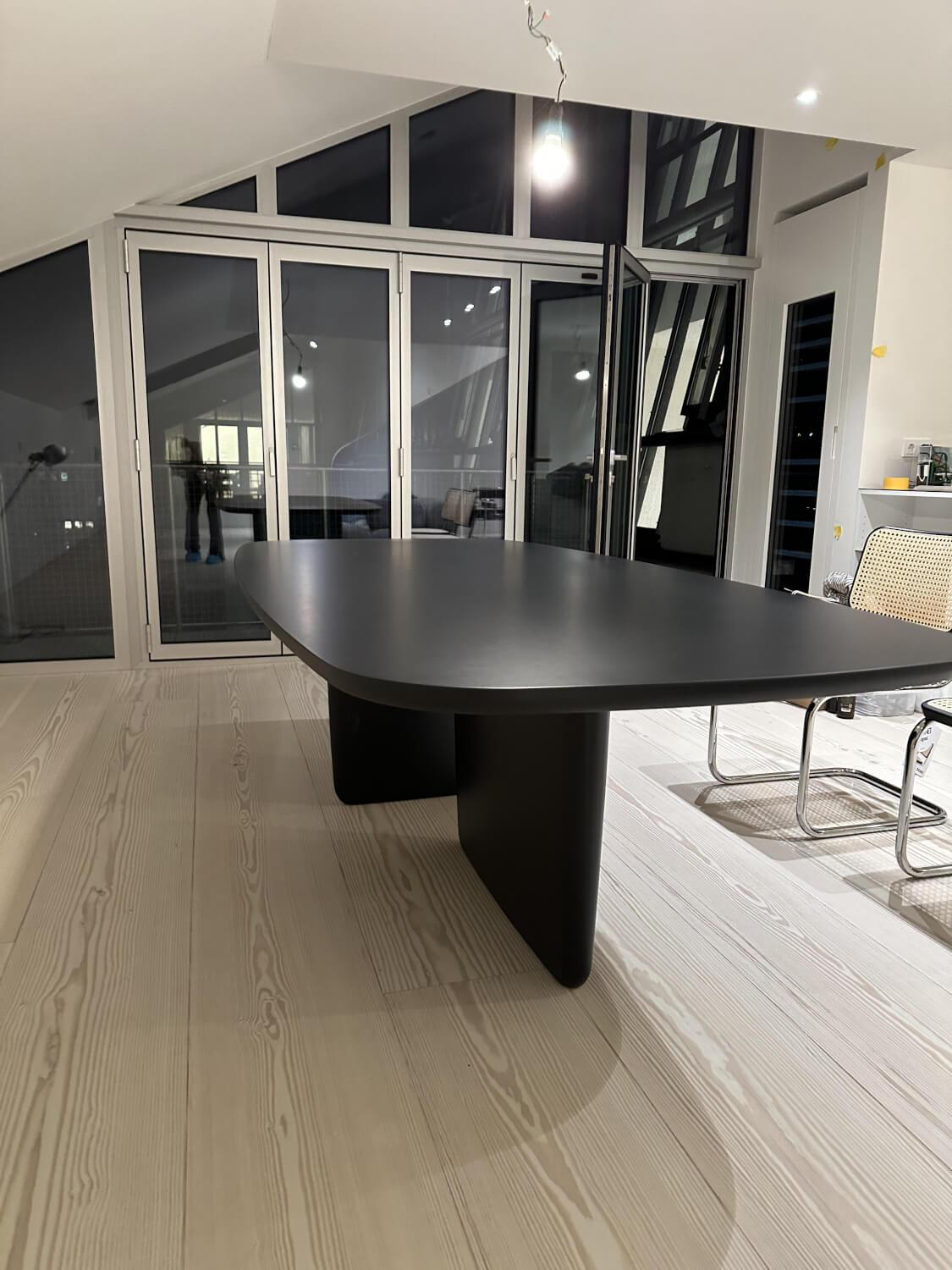 B&B Italia - Esstisch Tobi Ishi Tischplatte T240R MDF 9907E Anthrazit Satiniert Ohne Stühle - 4