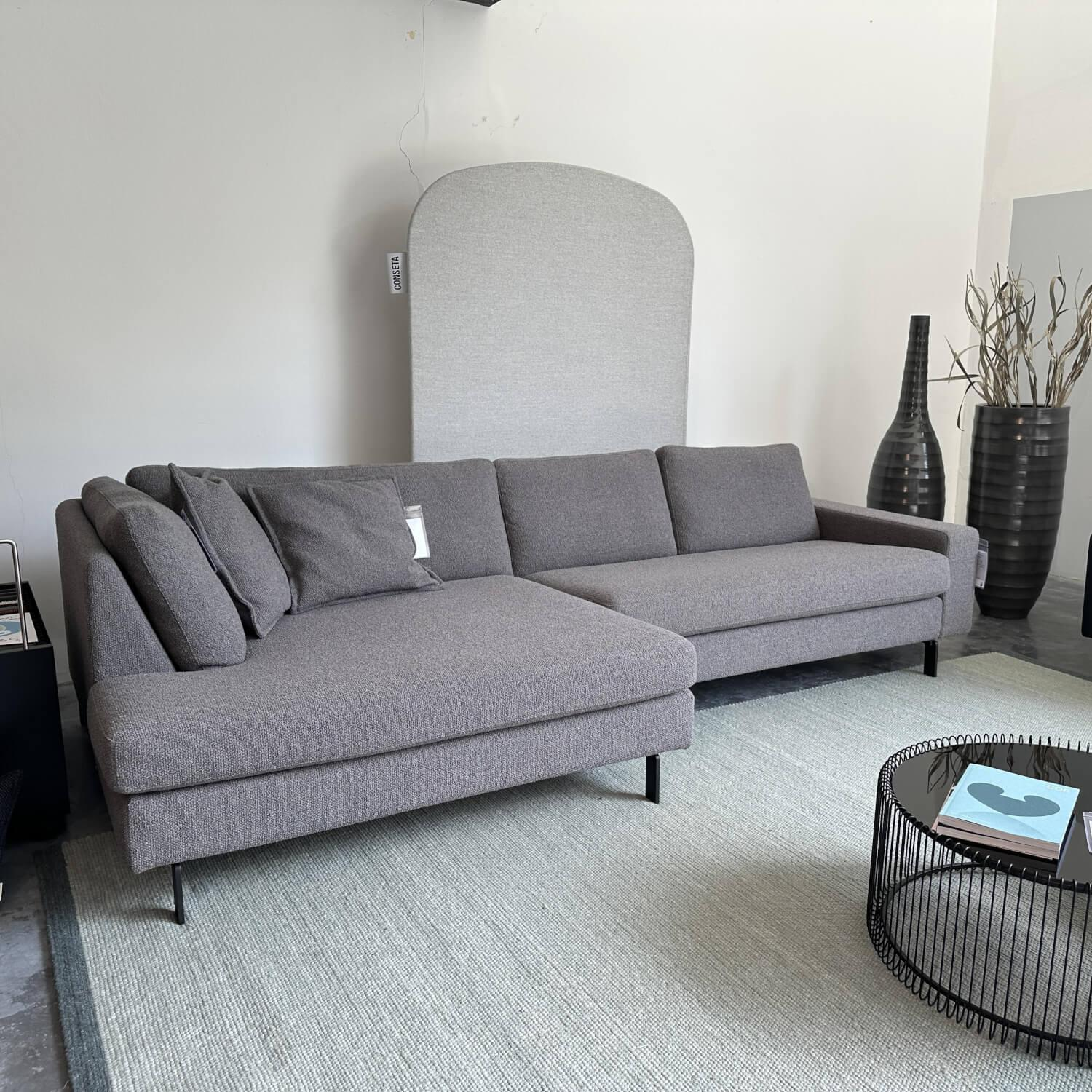 COR - Ecksofa Conseta Stoff 8211 Warmgrau Schmalfuß Schwarz Feinstruktur Inklusive 2 Kuschelkissen - 4