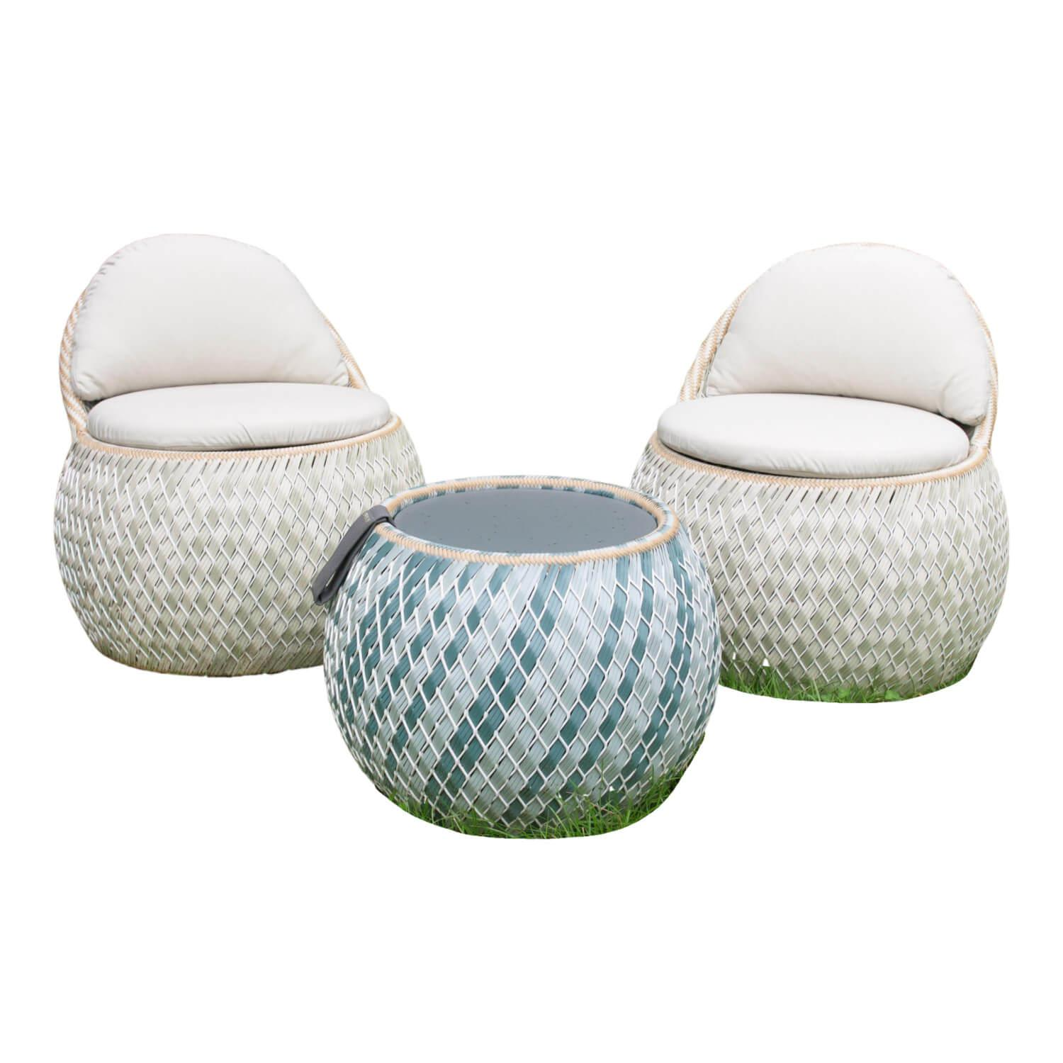 2er-Set Dala Club Chair Farbe Ibiza Mit Sitzkissen Dry Plush Farbe Cool Sage Mit Beistelltisch Dala Glas Farbe Nori