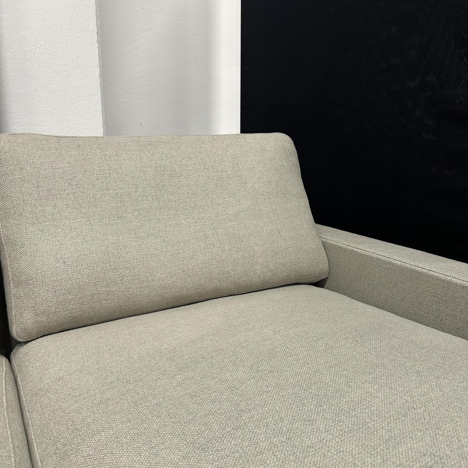 COR - Ecksofa Conseta Stoff 8311 Muschel Grau Metallkufen F04 Feinstruktur Stahl Mit Filzgleitern Inklusive Hocker - 9