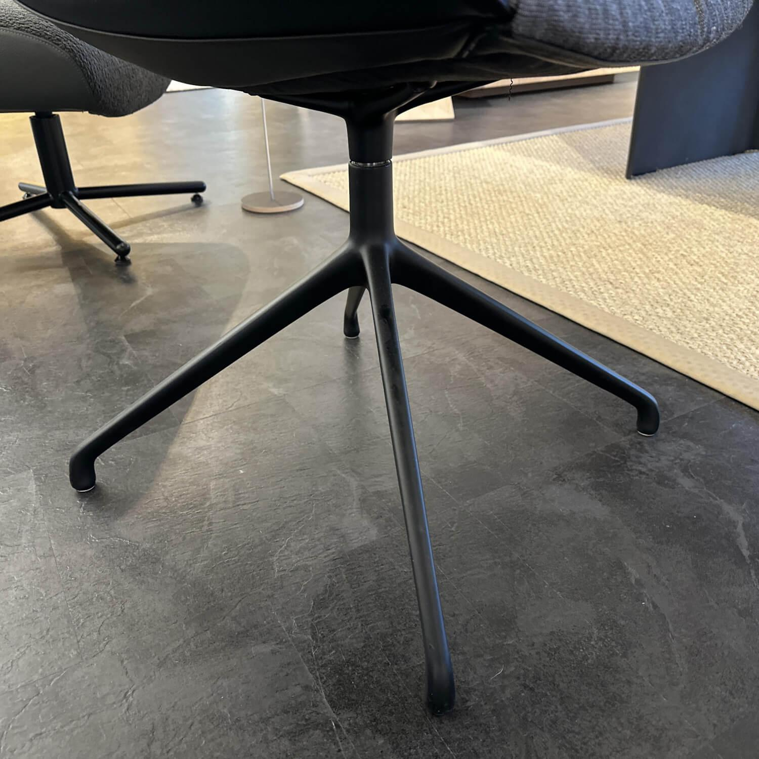 Team 7 - Stuhlgruppe Lui Und Grande Lui Stoff Canvas CA 154 Und Leder L1 Origon Schwarz Gestell Schwarz Matt Pulverbeschichtet - 6