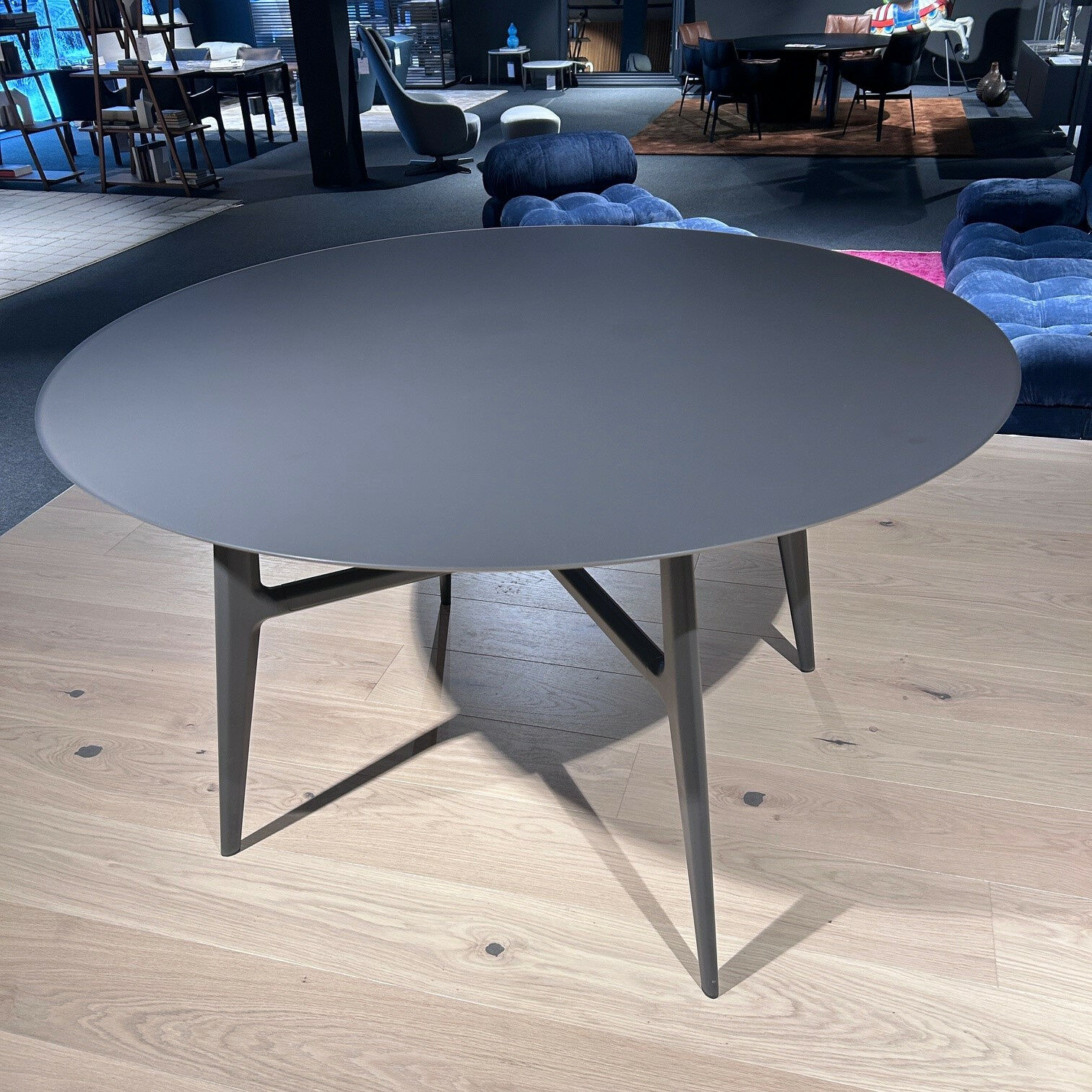 Rimadesio - Esstisch Francis Patte Satiniertes Glas Java Opaco Anthrazit Gestell Aluminium Java Schwarz Pulverbeschichtet - 4