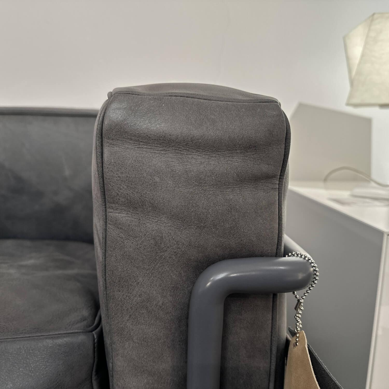 Cassina - Sessel LC2 Cl Edition Leder Victoria Anthrazit Gestell Metall 13Z353 Grau Matt Lackiert - 5