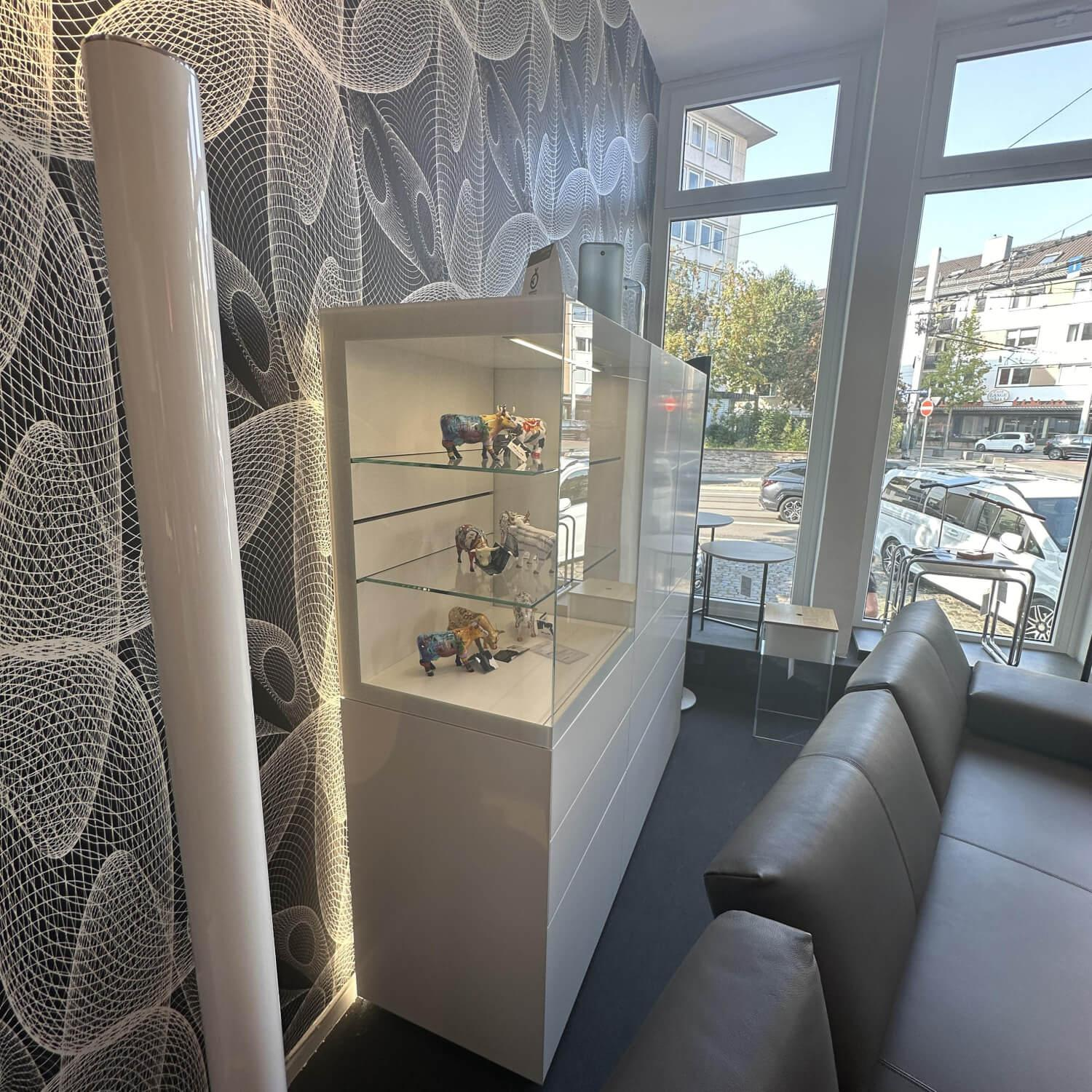 Interlübke - Highboard Just Cube Lack Schneeweiß M03 Weiß  Mit Vitrinenelement Glas Optiwhite Inklusive Beleuchtung Ohne Deko - 3