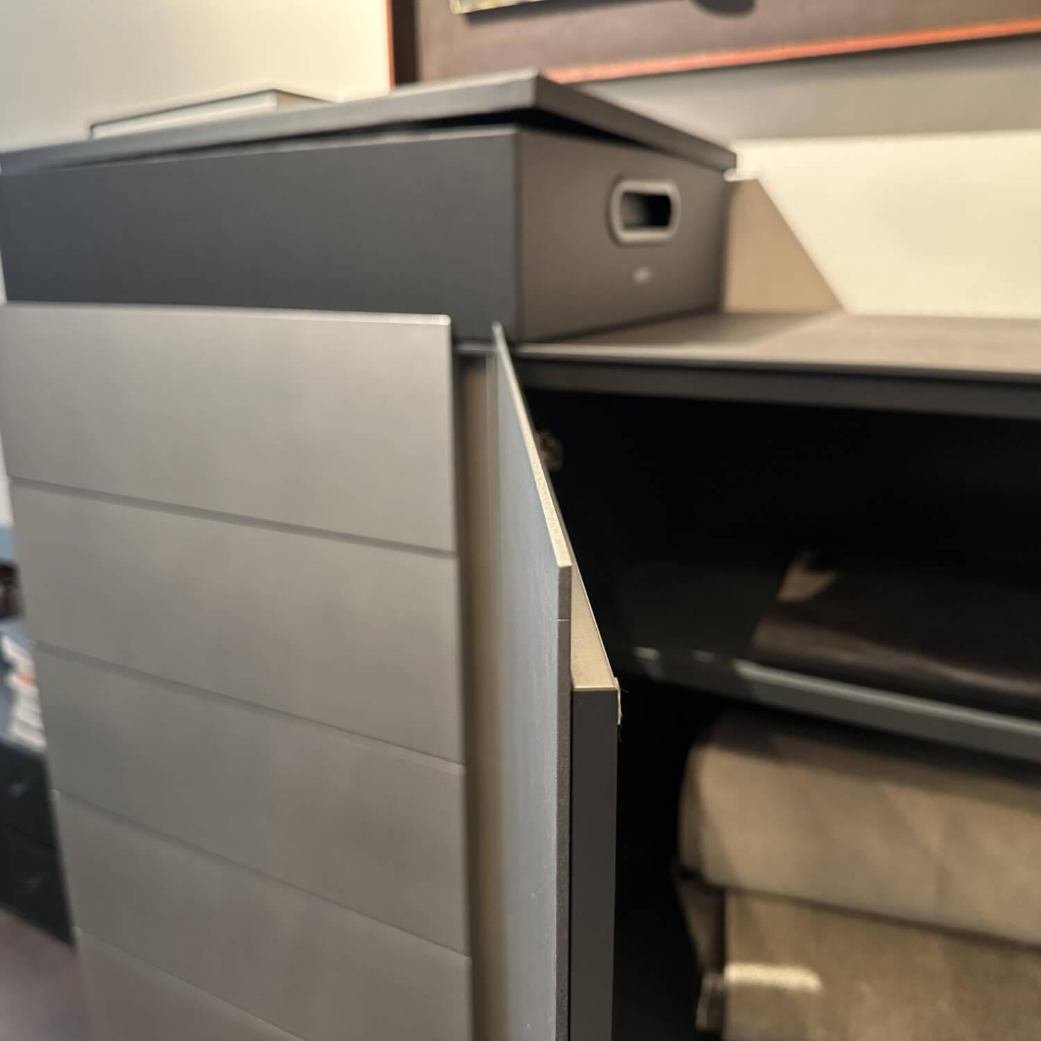 Interlübke - Sideboard Jorel Esche Achat B73 Anthrazit Lackiert Und M21 Edelstahl Silvertouch Grau - 2