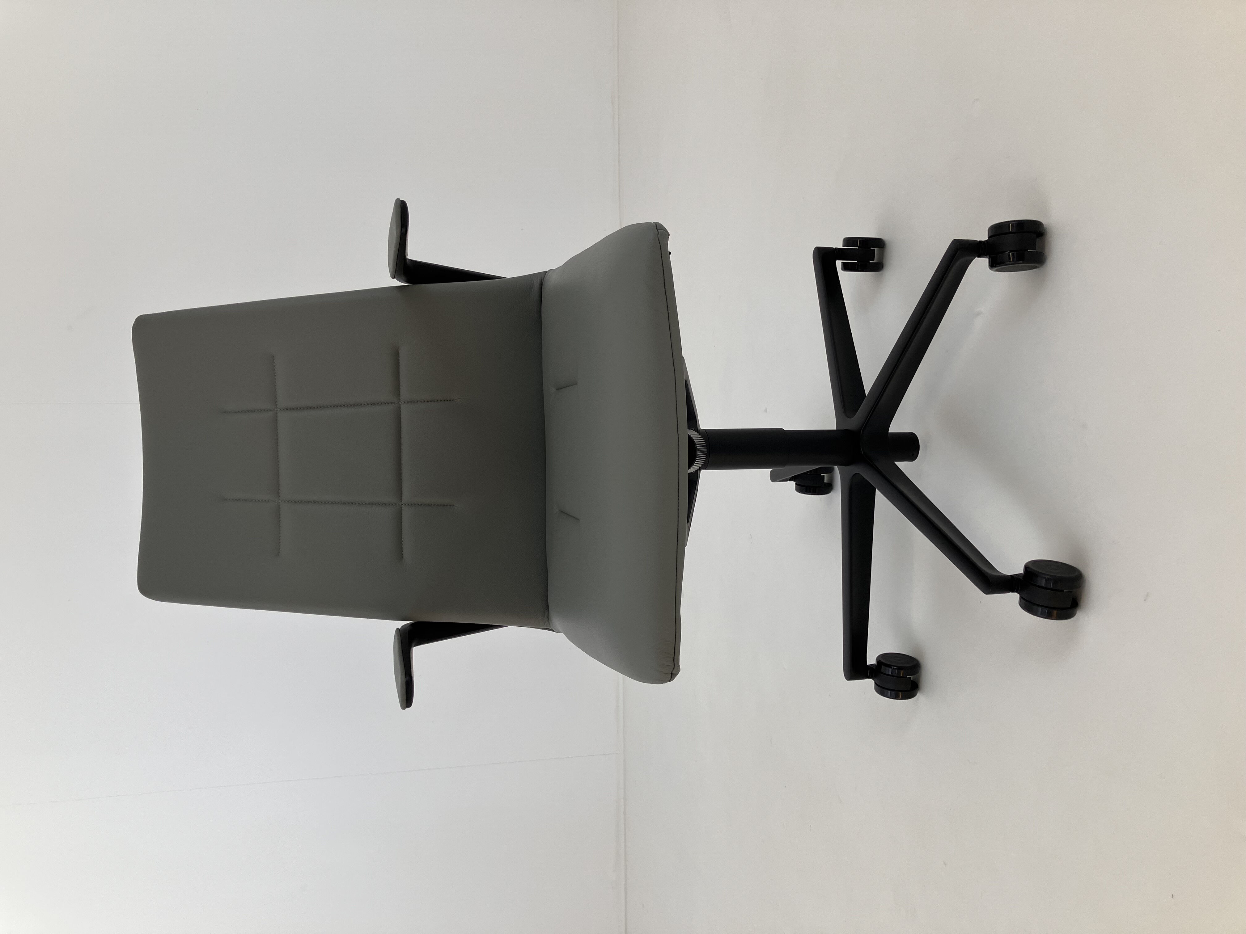 Walter Knoll - Drehstuhl Leadchair Evo Leder Congress 1440 MarramGrau Gestell Schwarz Matt Pulverbeschichtet - 4