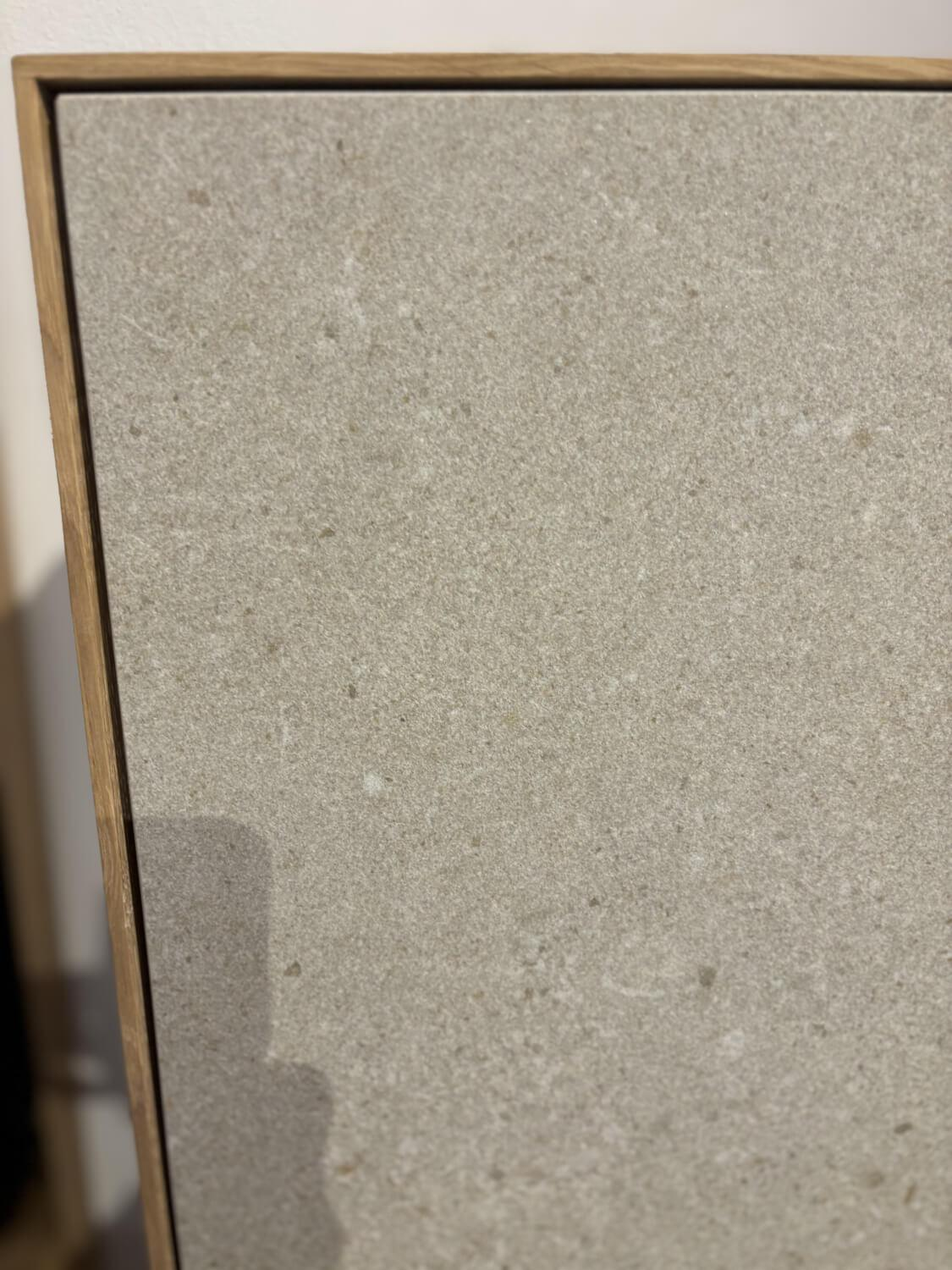 Scholtissek - Schrank Kera Knorrige Eiche Puro Geölt Front Keramik Shilin Slate Finish Grau Stahlwangen Schwarz Lackiert - 5