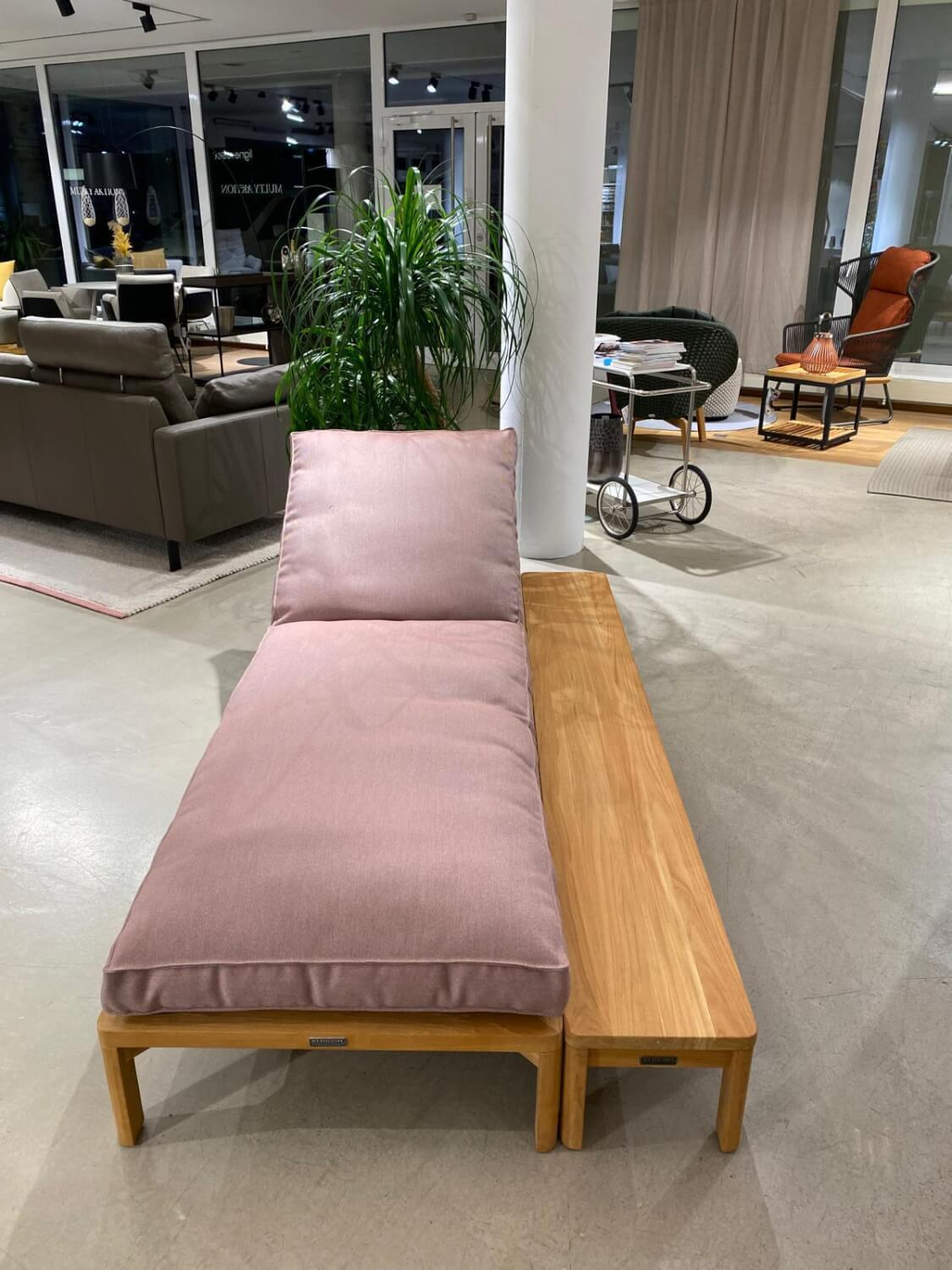 Weishäupl - Sonnenliege New Hampton Stoff Zori Hibiskus Rosa Teakholz mit Anstelltisch - 4