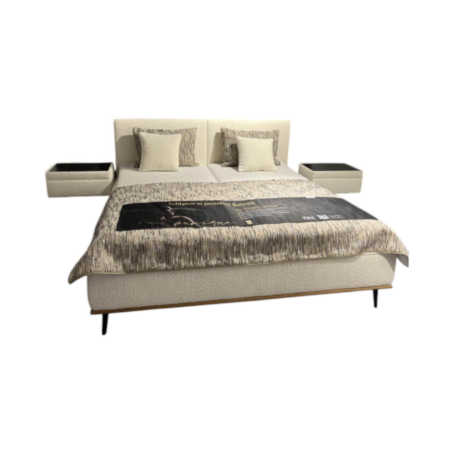 Hukla - Polsterbett Pablo PB Stoff Kama Natur Beige Fuß Metall Schwarz Mit Nachtkonsolen Holzablage Schwarz Und Matratze - 1