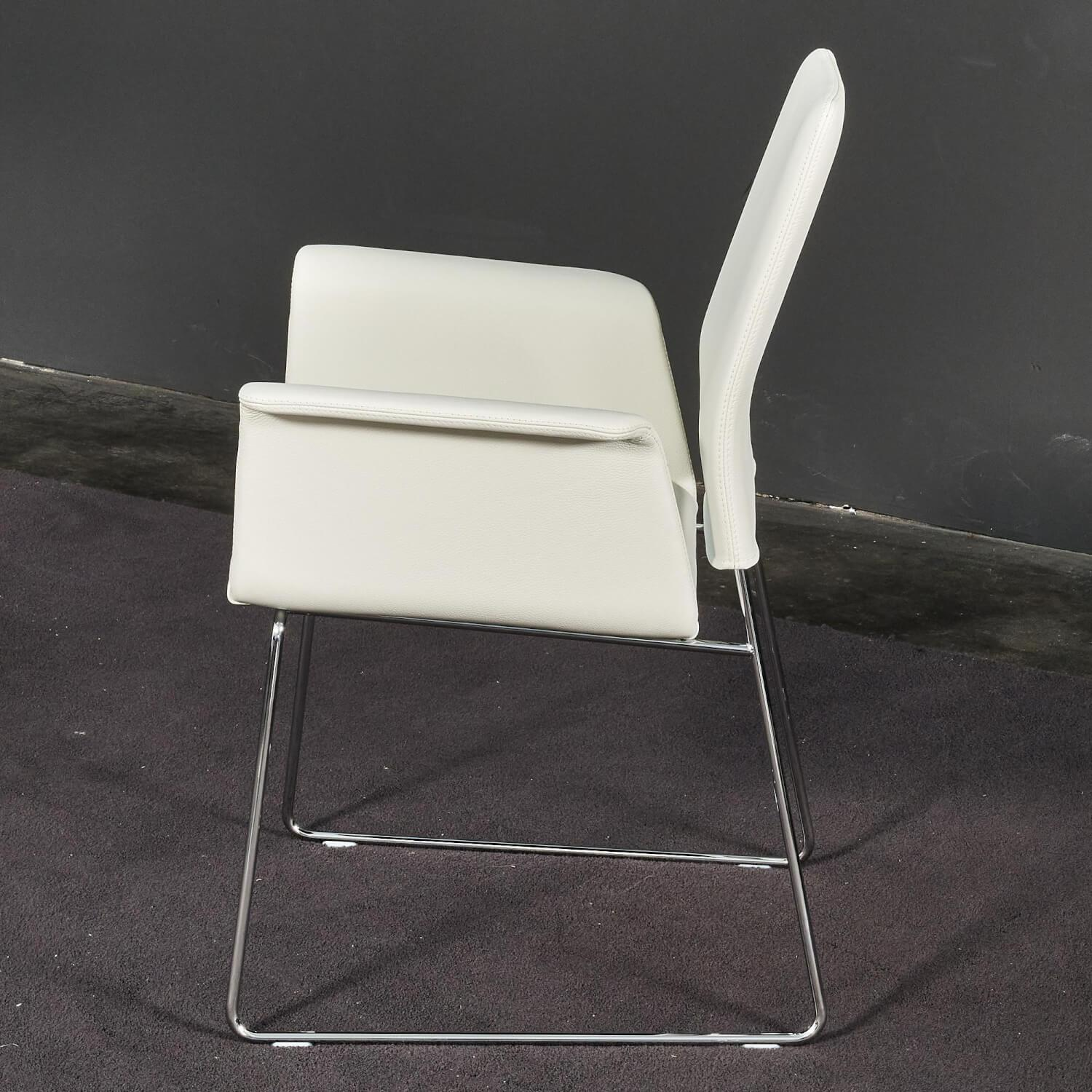 4er-Set Stuhl Fino 202 Mit Armlehne Bezug 100er Leder Weiß Gestell Verchromt