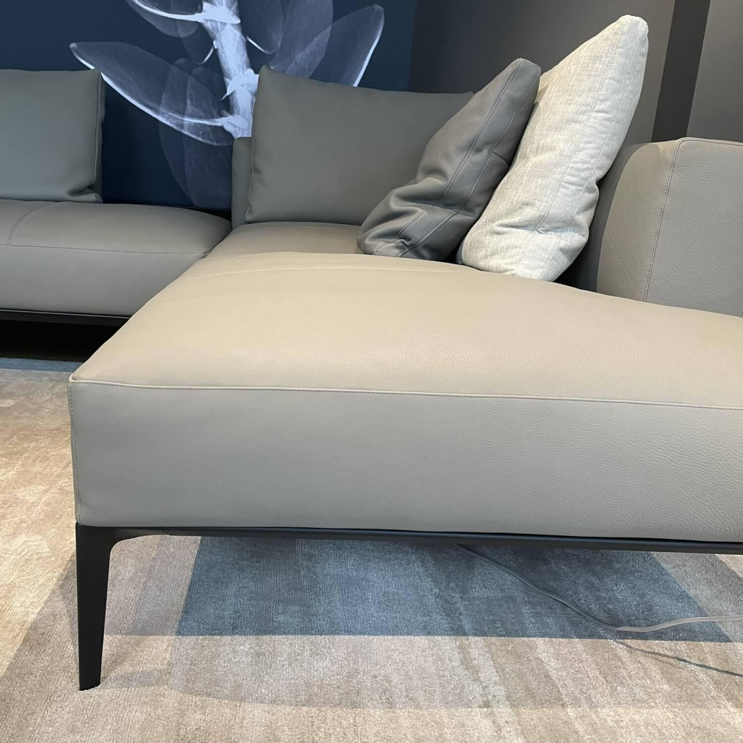 Walter Knoll - Ecksofa Jaan Living Bezug Leder Safari Mineral Grau Füße Aluminium Pulverbeschichtet Schwarz Mit 4 Kissen - 4