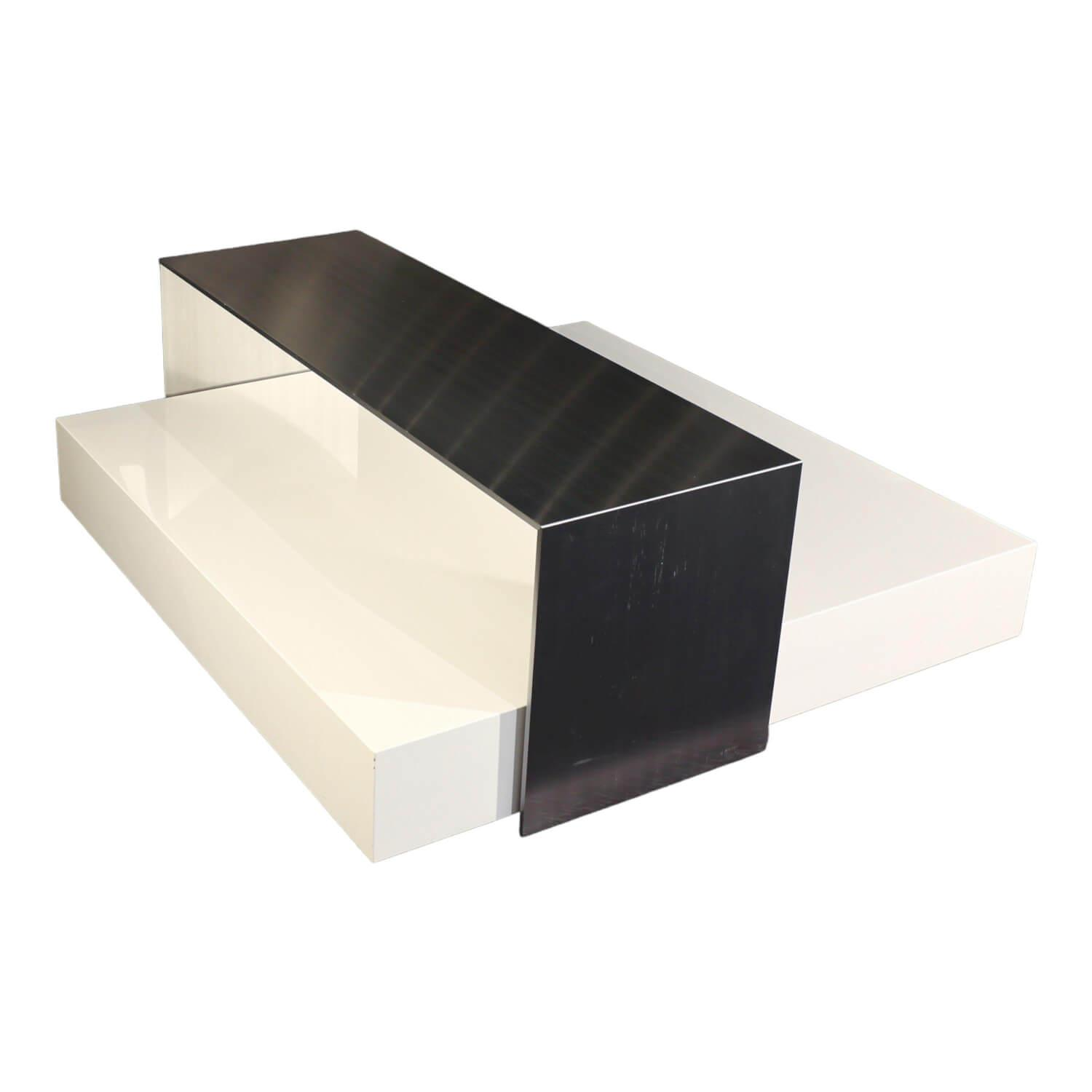 Cassina - Couchtisch Note Niedrig Mit Rollen Lack Glänzend Weiß Und Brücke Aluminium Eloxiert - 1