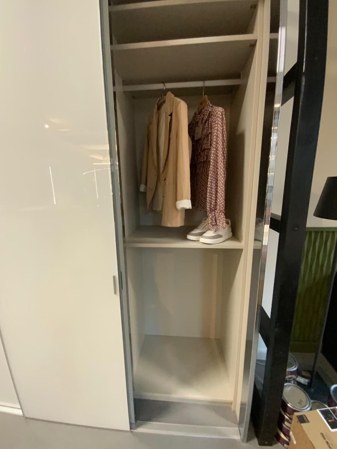 Eigene Herstellung - MARKE Cabinet ANLEGEN // Einbauschrank Front Plano Chrom Glas Superweiß Weiß Glänzend Innen Struktur Satingrau Grau - 2