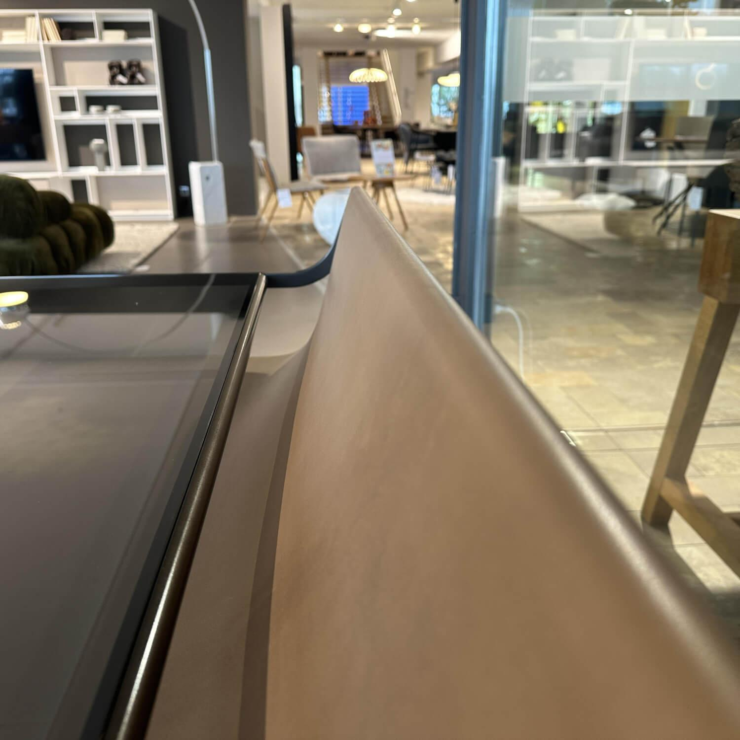 B&B Italia - Schreibtisch Quiet Lines Platte Rauchglas Und Leder Kasia 330 Nussbaum Braun Gestell Schwarz Verchromt Mit Hocker - 3