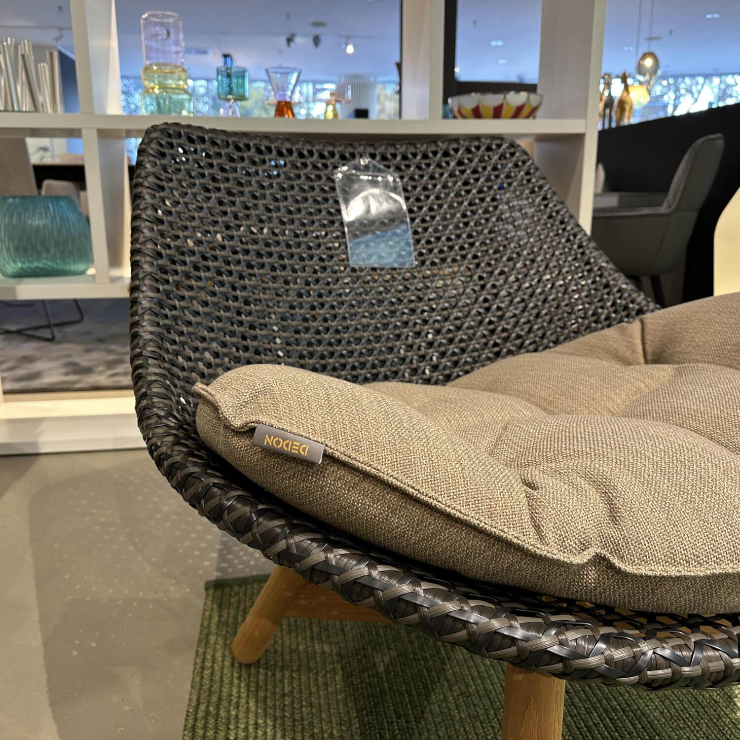 DEDON - Outdoor Club Chair Mbrace Teak Dedon Geflecht Arabica Grau Braun Gestell Teakholz Mit Sitzkissen - 4