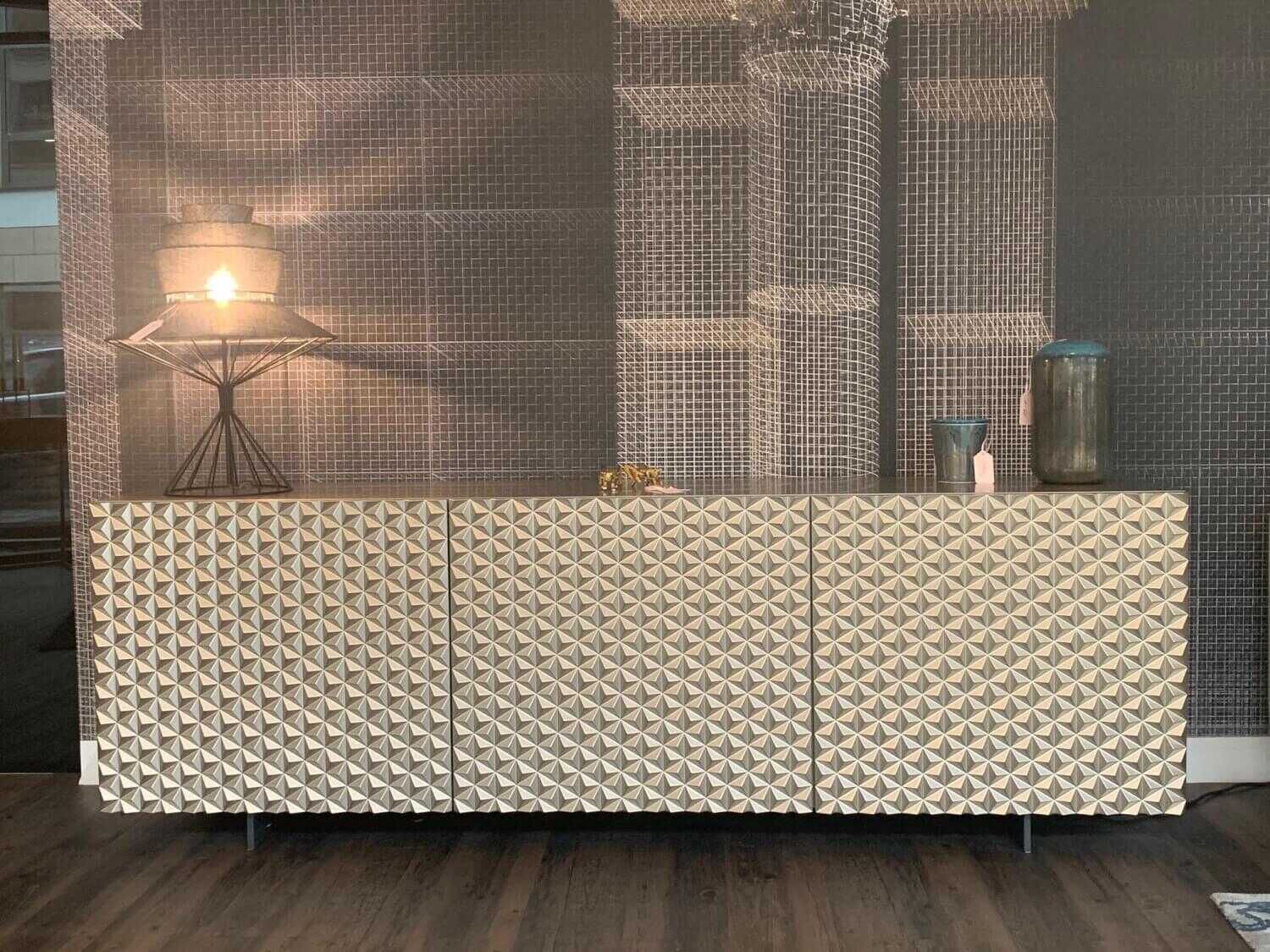 cattelan-italia-sideboard-royalton-3-t-C3-BCrig-mit-glaseinlegeb-C3-B6den-b5cc68394a43ucBmZAzw1XGdi Cattelan Italia - Sideboard Royalton 3-türig mit Glaseinlegeböden - 4