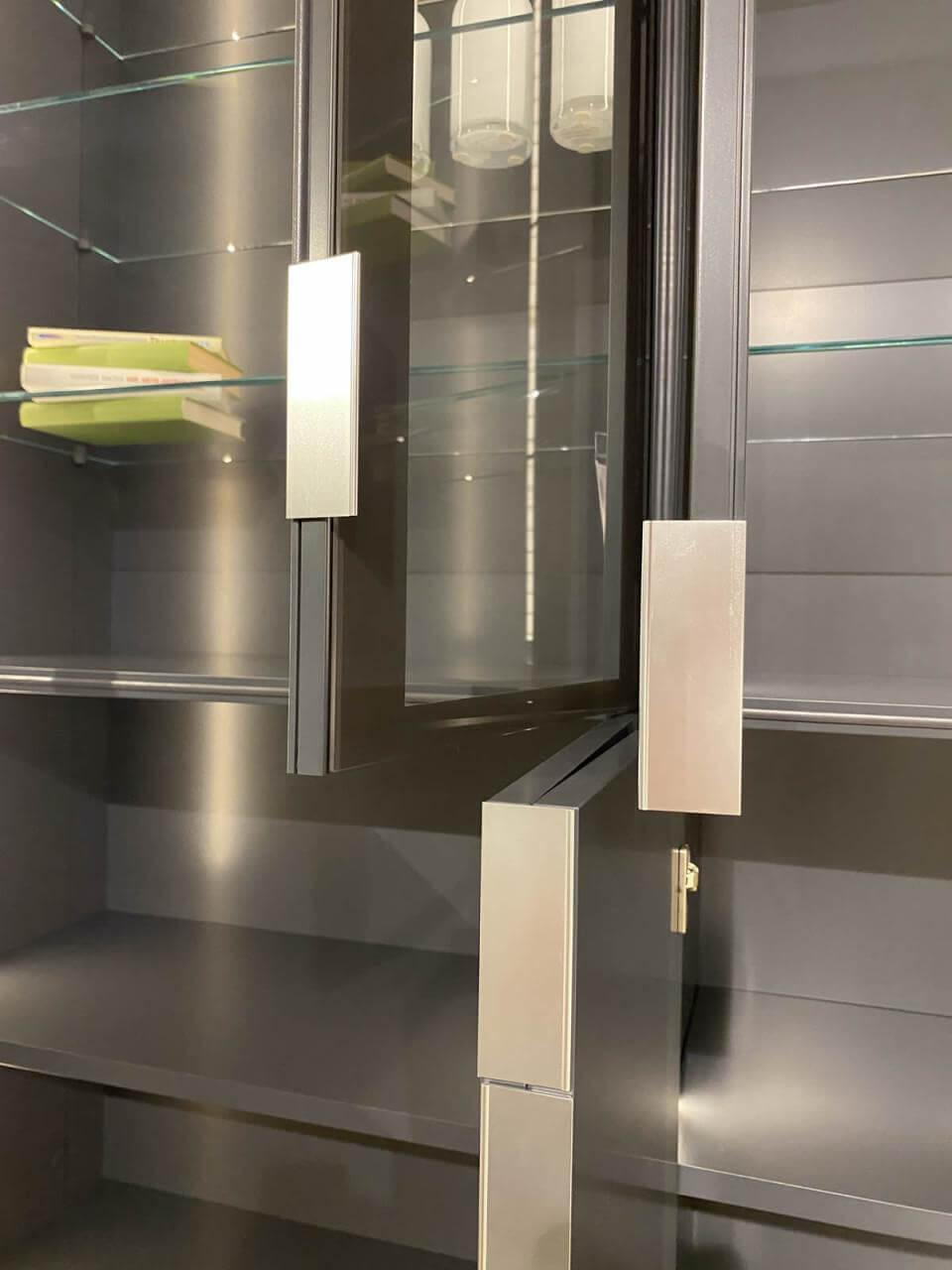 Interlübke - Vitrine Collect Lack Matt M21 Anthrazit Rückseite Klarglas Anthrazit Griffe Aluminiumfarbig Inklusive Beleuchtung - 7