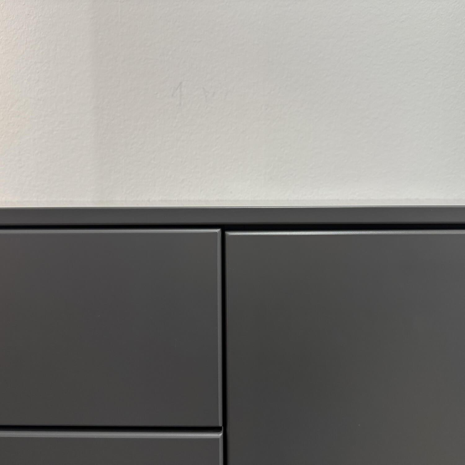 Rietberger Möbelwerke - Wohnwand Deviso Lack Schiefergrau Mit Glasböden Und Beleuchtung - 2