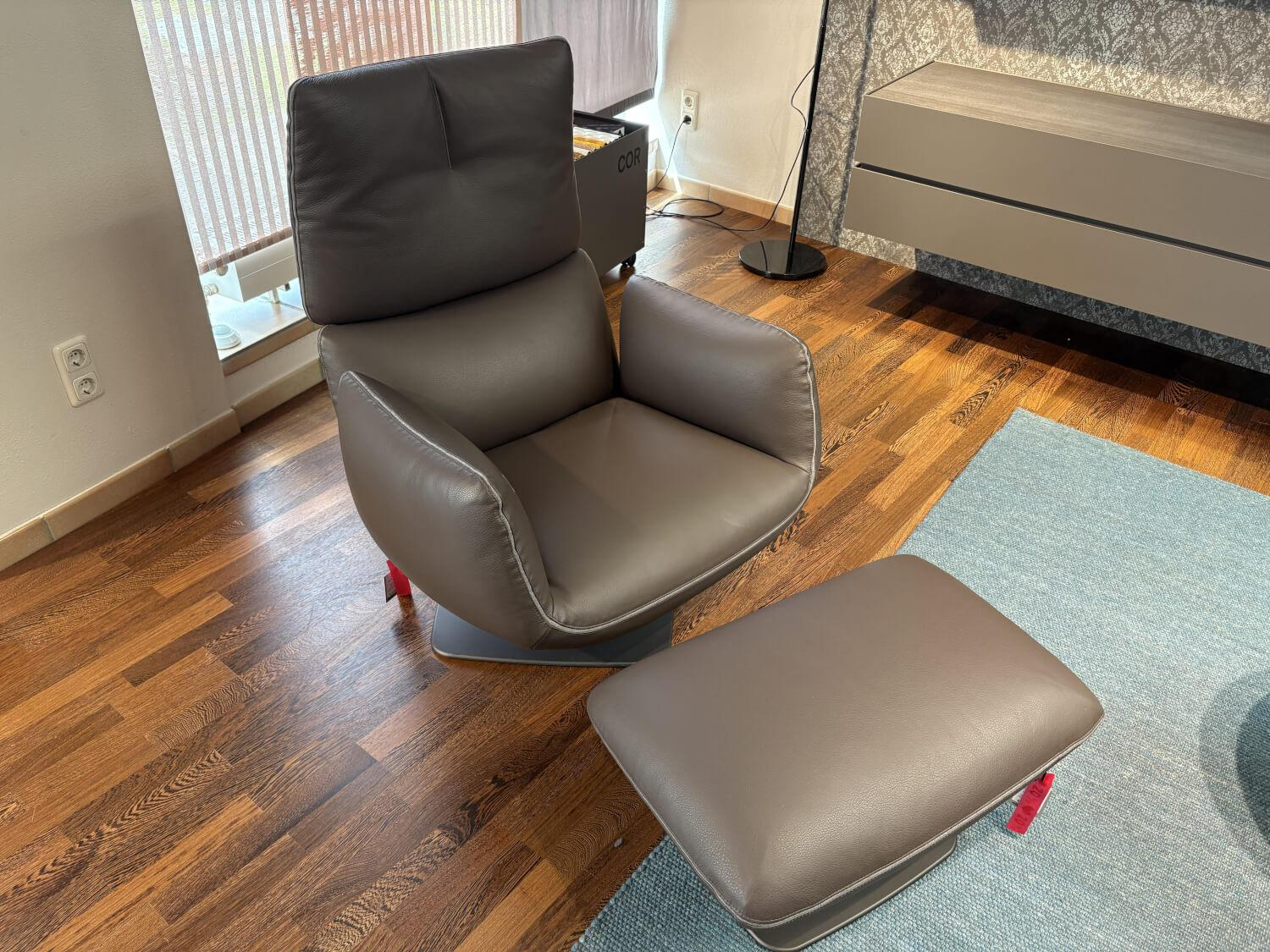 COR - Sessel Jalis Lounge Leder 246 Schoko-Grau mit Hocker - 5