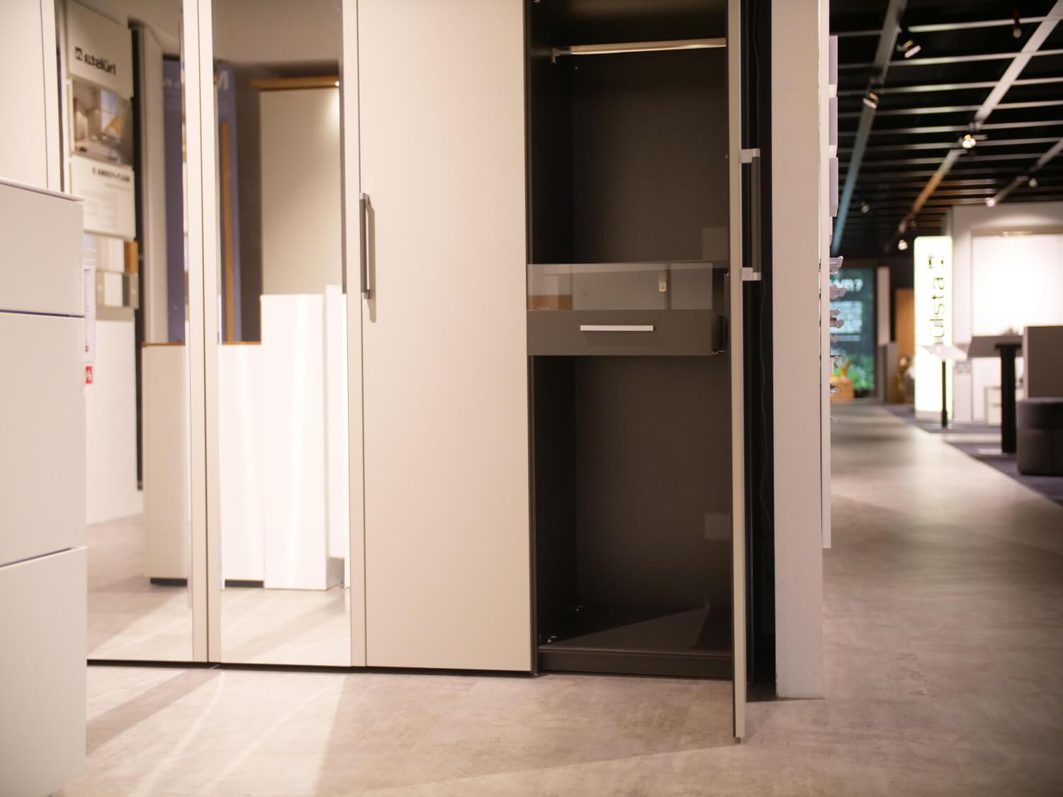 Hülsta - Systemeckschrank Multi Forma II Lack Grau Design T+U Griff U012 Lack Grau - 32