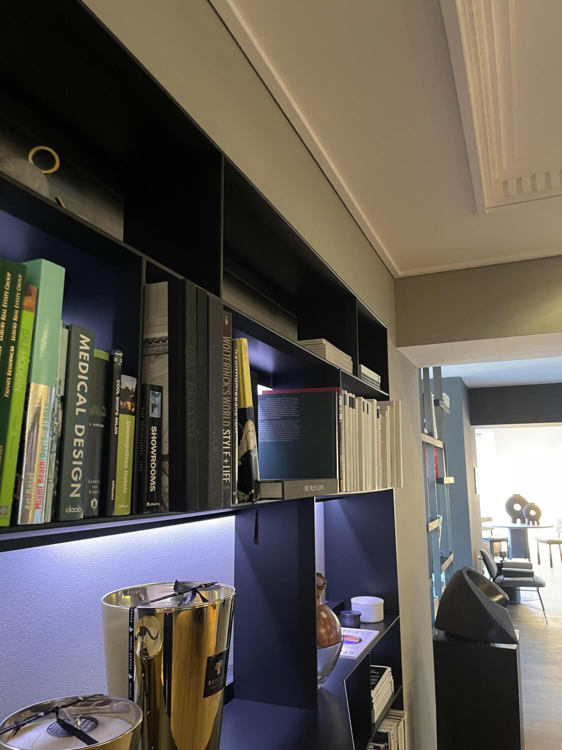 B&B Italia - Bücherregal Flat C Aluminium Fließgepresst Nero 3764E Schwarz Satiniert Paneele Spanholz - 9