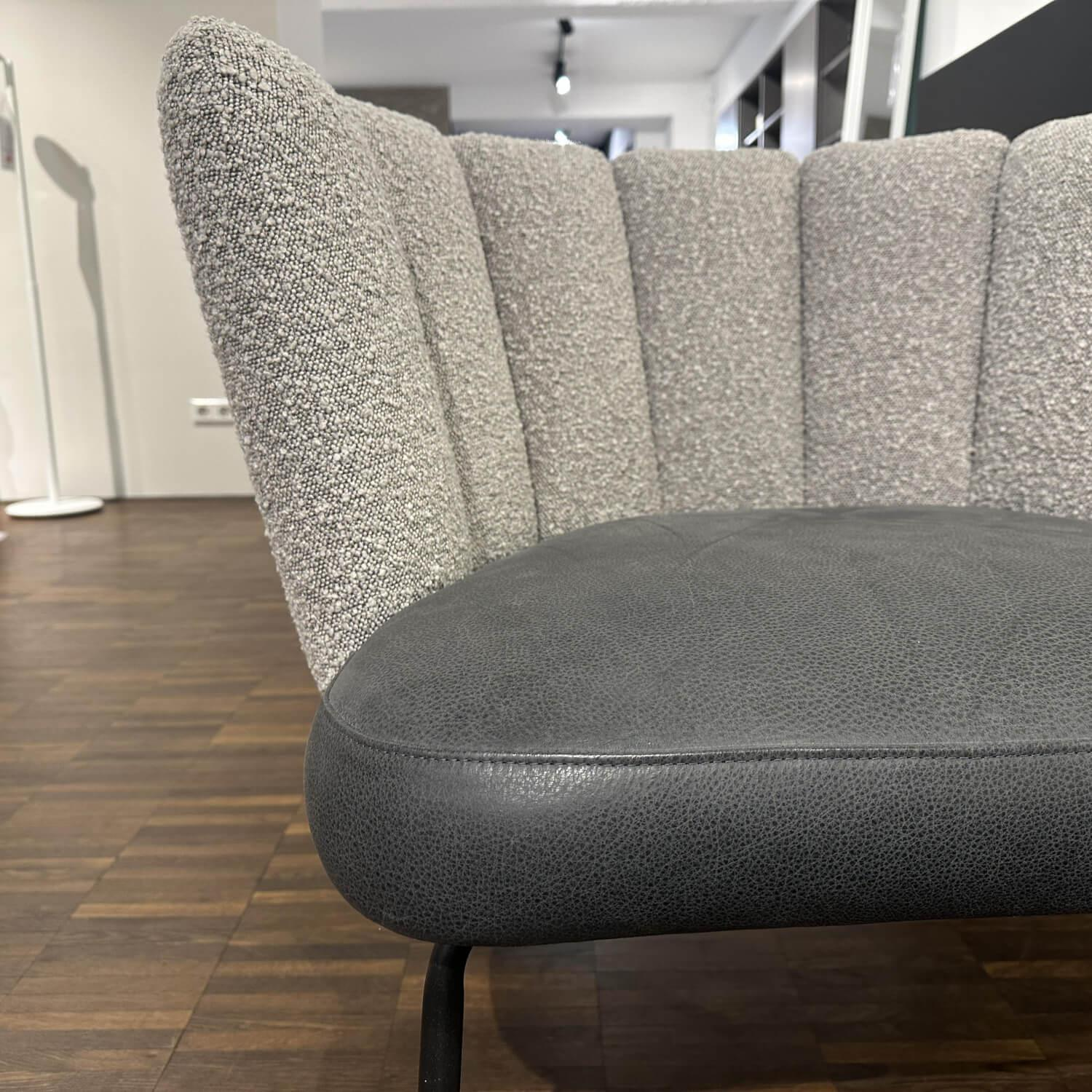 KFF - Sessel Gaia Lounge Sitz Leder Rawhide Schwarz Rücken Stoff Ascot Toffee Beige Gestell Metall Schwarz - 4