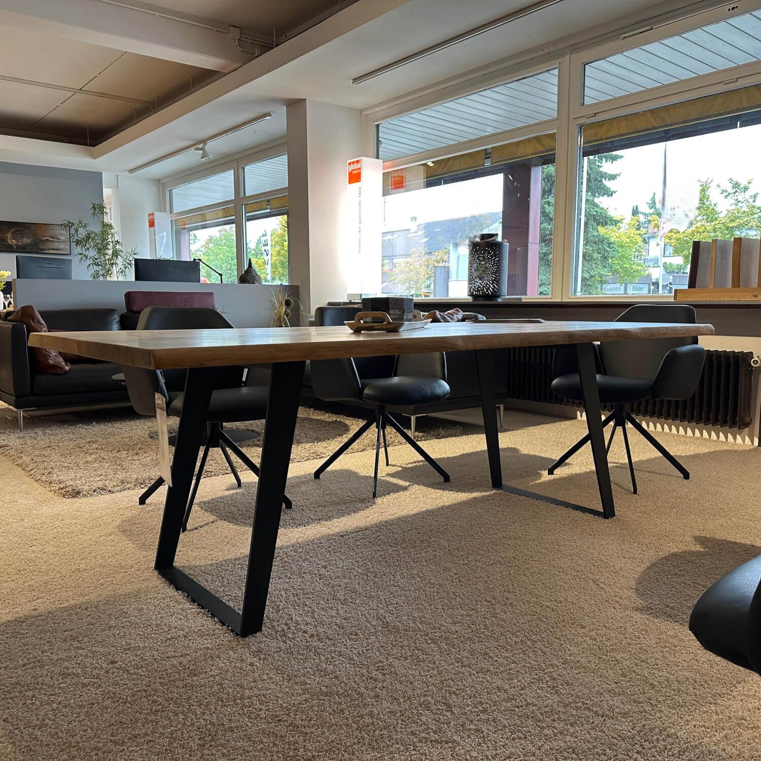 Global - Esstisch Lina Platte Wildeiche Natur Geölt Natürliche Baumkante Gestell Schwarz - 6