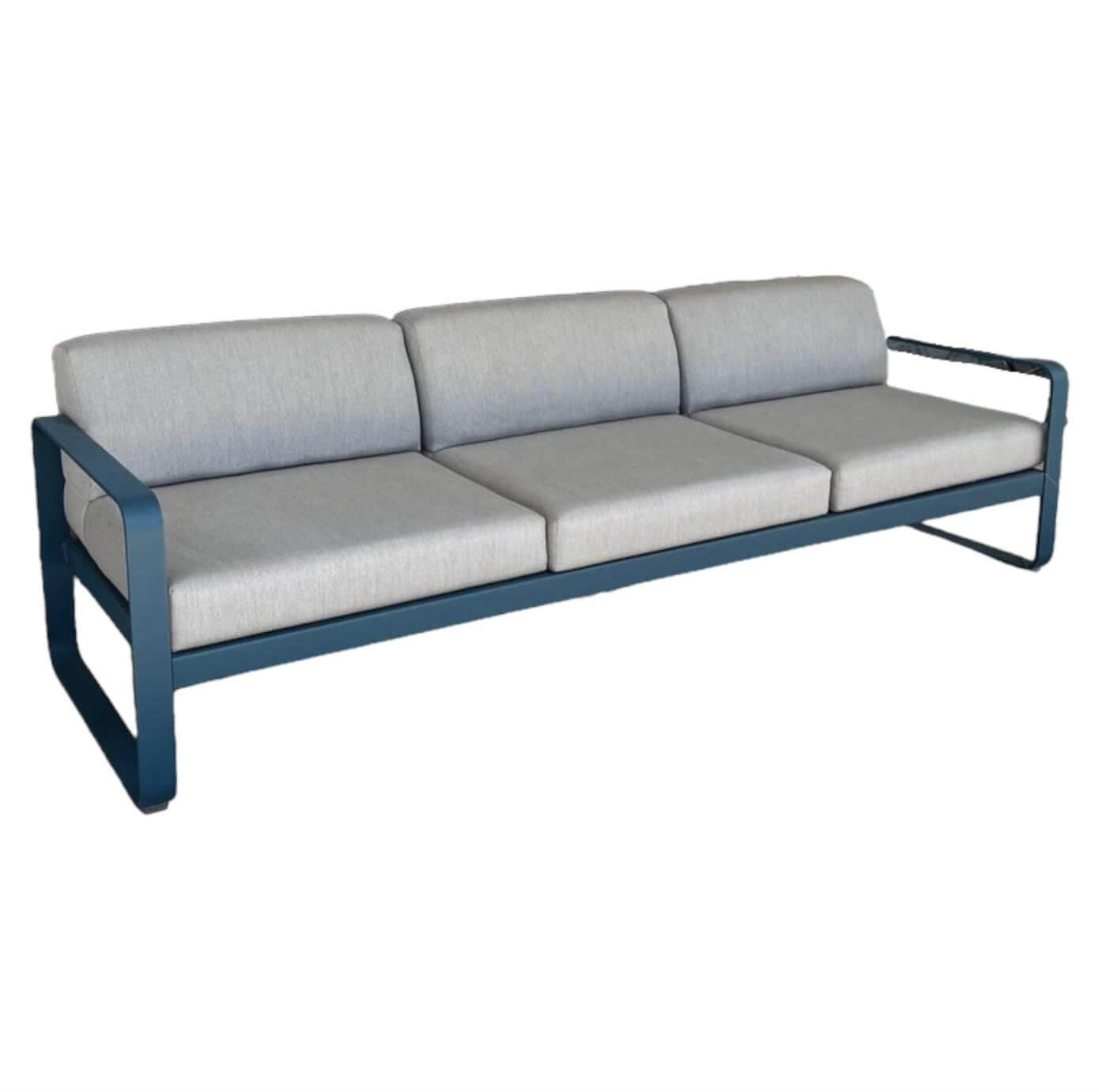 Fermob - Gartensofa 3 Sitzer Bellevie Polster Grauweiß 81 Gestell 21 Acapulcoblau MK mit Hocker - 1