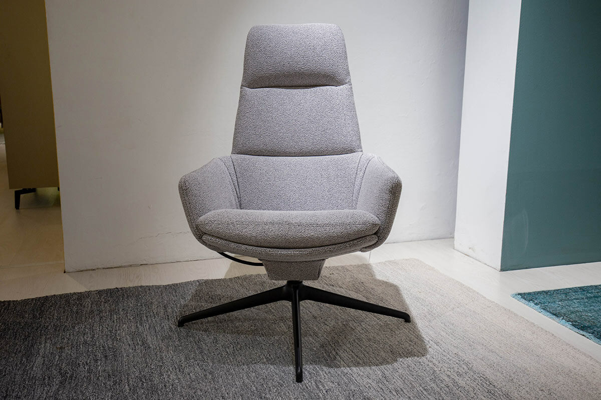 KFF - Sessel Feye Stoff Sera 2804 Pepper Hellgrau Gestell Metall Schwarz mit Hocker - 5