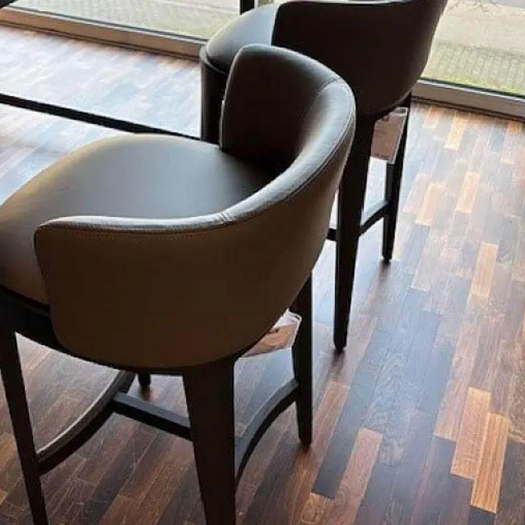 Molteni & C - 2er-Set Barhocker Devon Leder Extra L226 Braun Grau Gestell Holz Eiche Schwarz - 3
