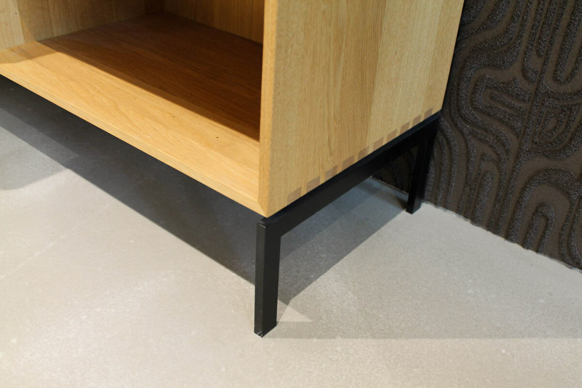 Carl Hansen & Søn - Bücher-Sideboard FK63 Eiche Geölt Gestell Schwarz Lackiert - 5