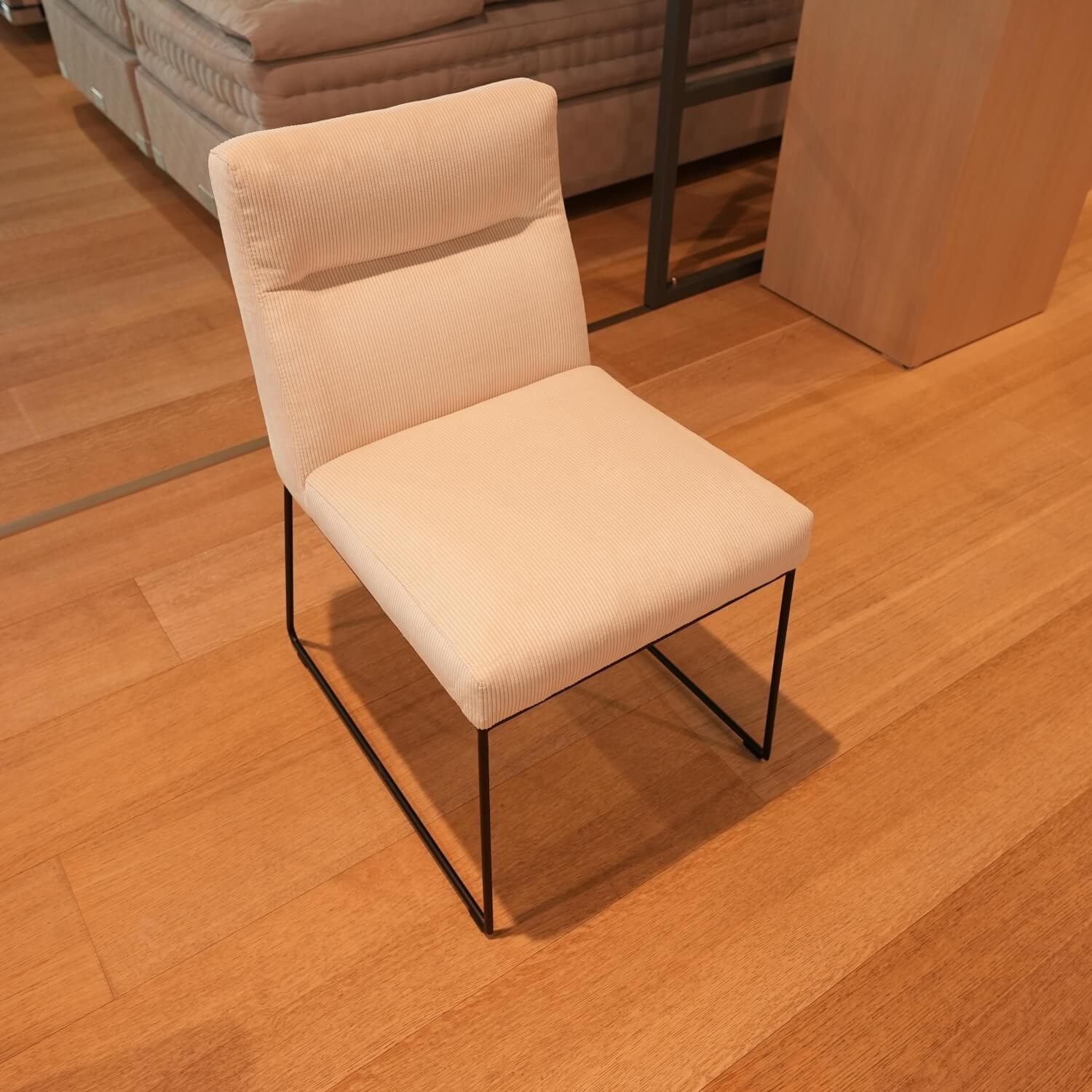 KFF - Stuhl D Fine Bezug Stoff Lisboa 05 Creme Rosa Kufengestell Struktur Schwarz - 6