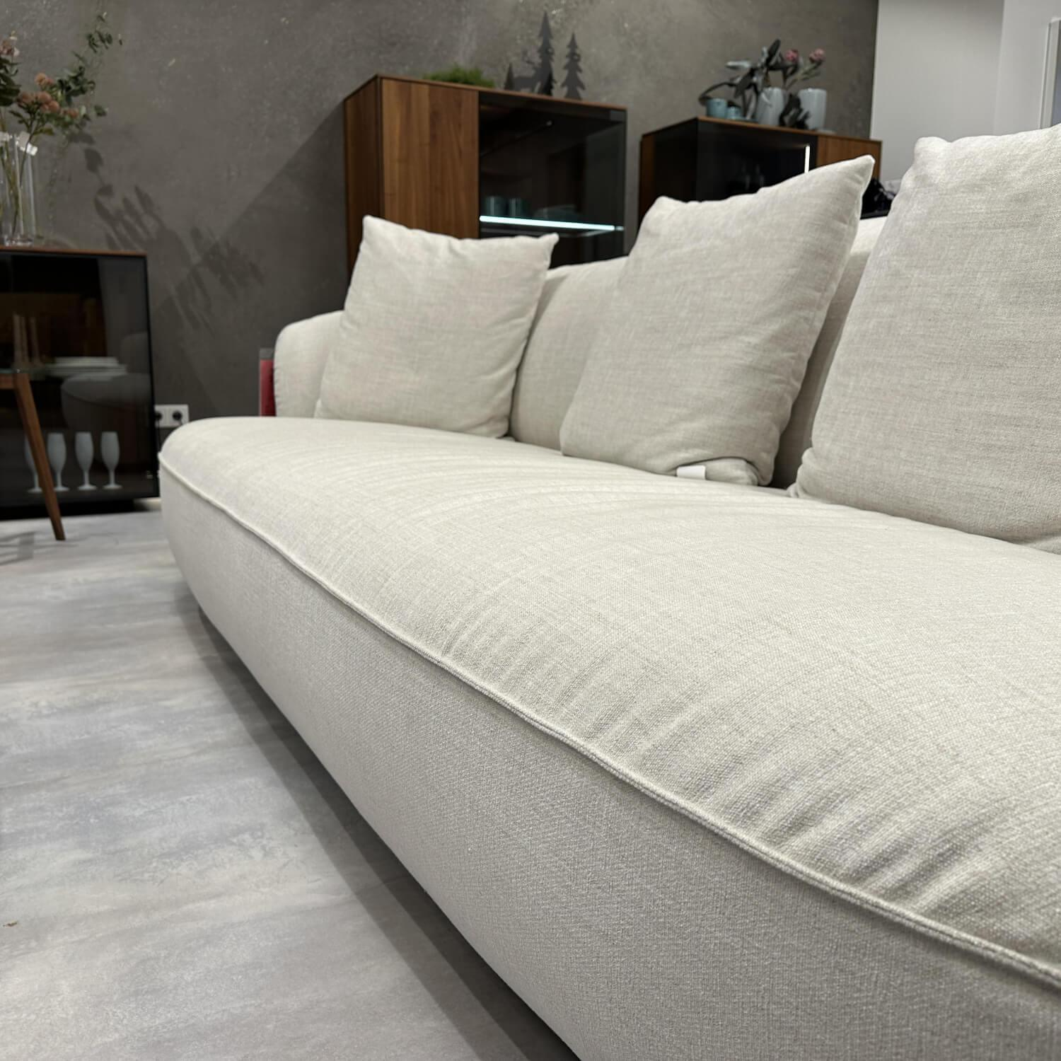 Walter Knoll - Sofa Ishino Innen Stoff Garbo 7737 Pearl Beige Weiß Außen Leder Velvet 1482 Sand Beige Sockel Lack Schwarz Mit Kissen - 7