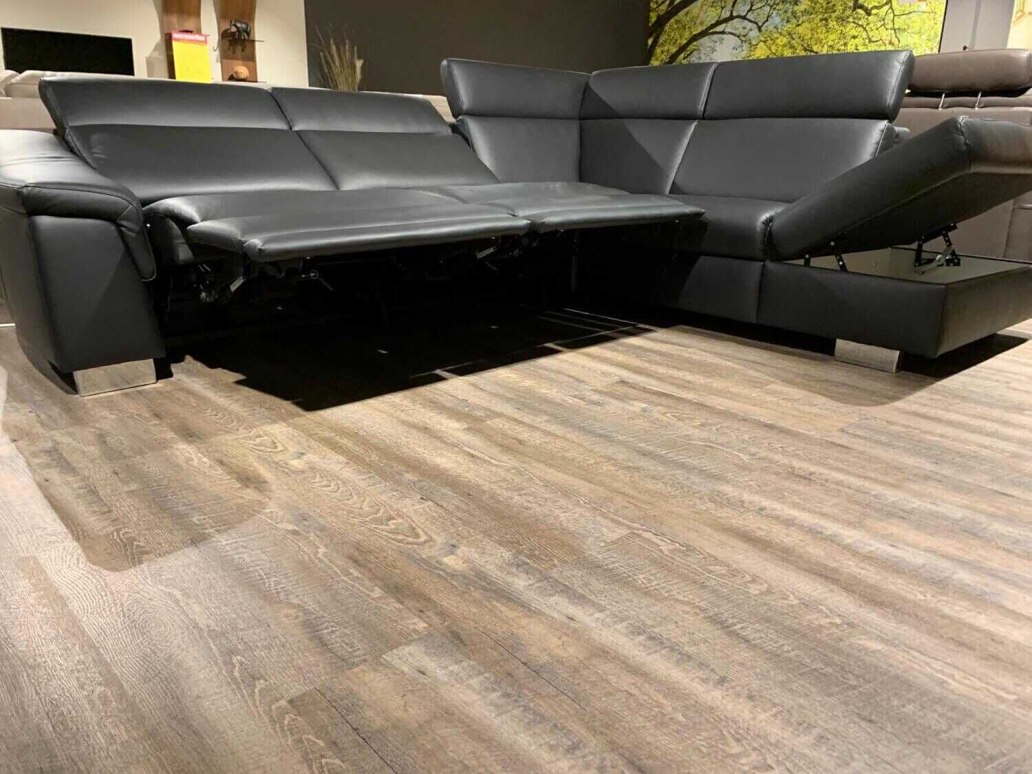 polinova-ecksofa-clou-leder-schwarz-mit-kopfteilverstellung-und-motorischer-relaxfunktion-9e152e96c76f5d2d9912ba7f6 Polinova - Ecksofa Clou Leder Schwarz mit Kopfteilverstellung und motorischer Relaxfunktion - 5